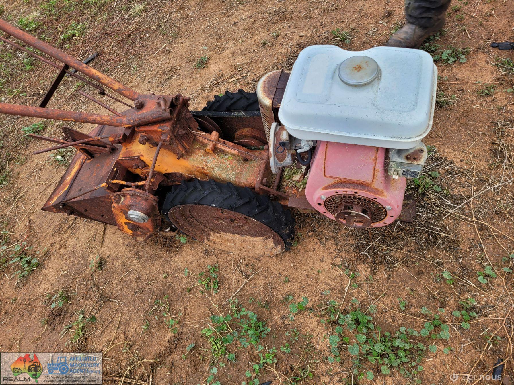 Vintage Collectors Rotary Hoe with Honda Mtr. - photo 6
