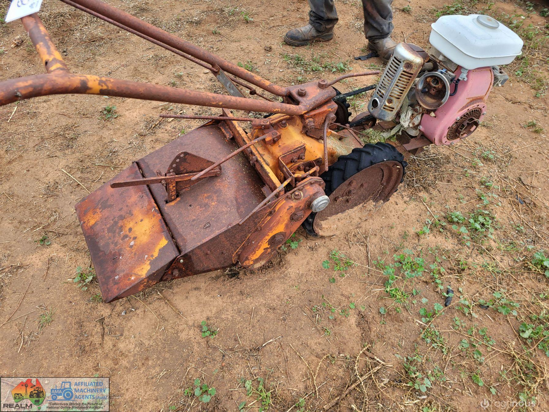 Vintage Collectors Rotary Hoe with Honda Mtr. - photo 5