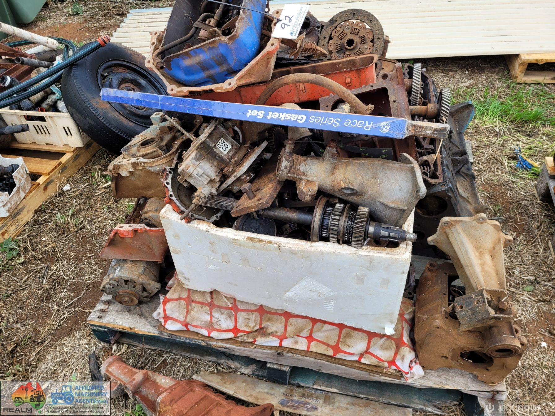 Pallet of Holden Engine & Gearbox Parts - photo 3