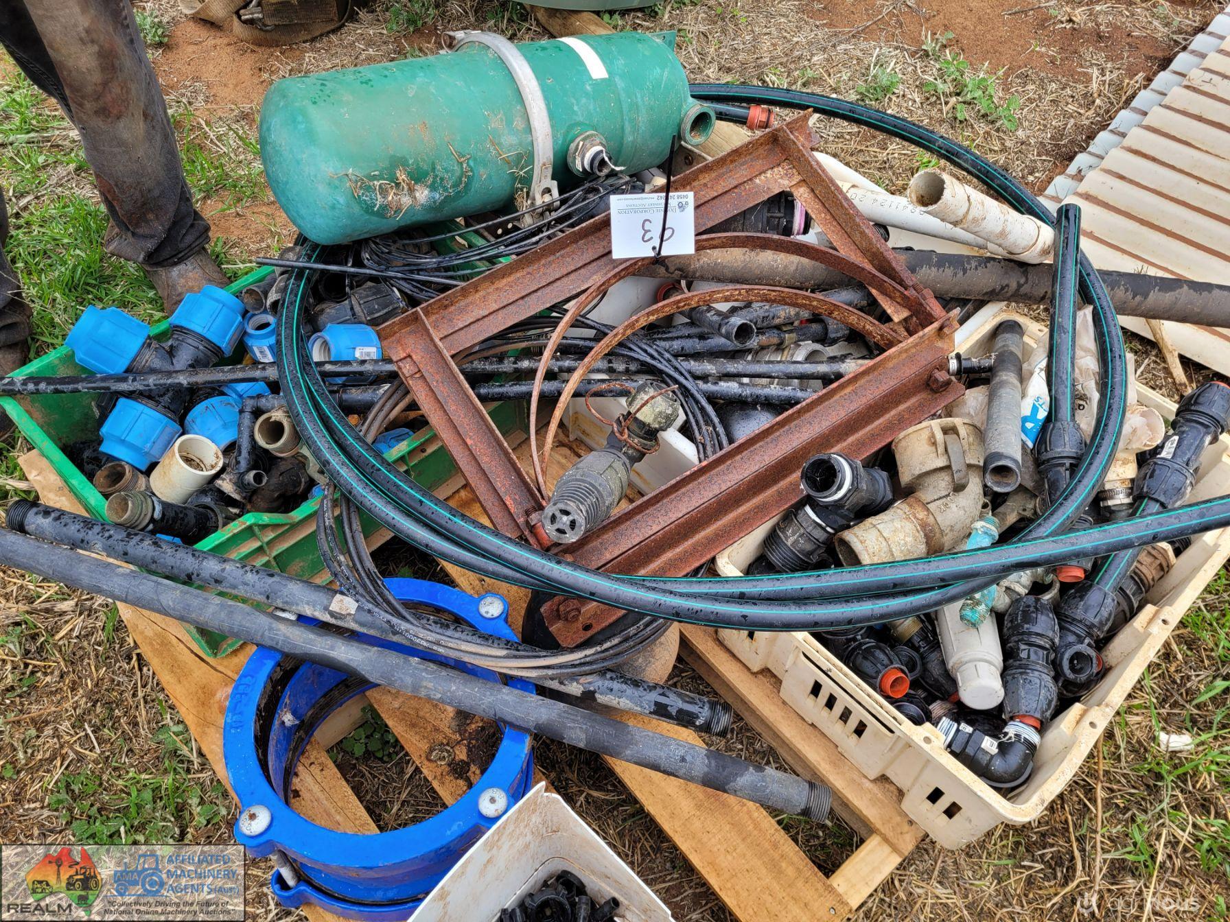 Pallet of Pipe Fittings - photo 2