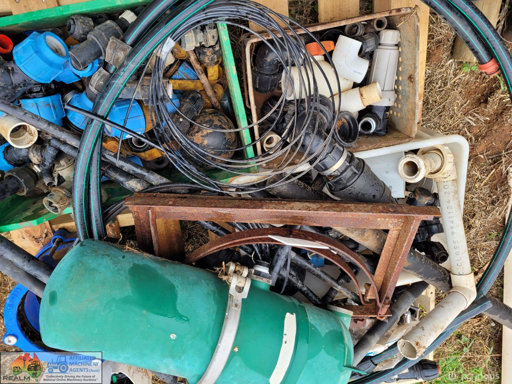 Pallet of Pipe Fittings - photo 3