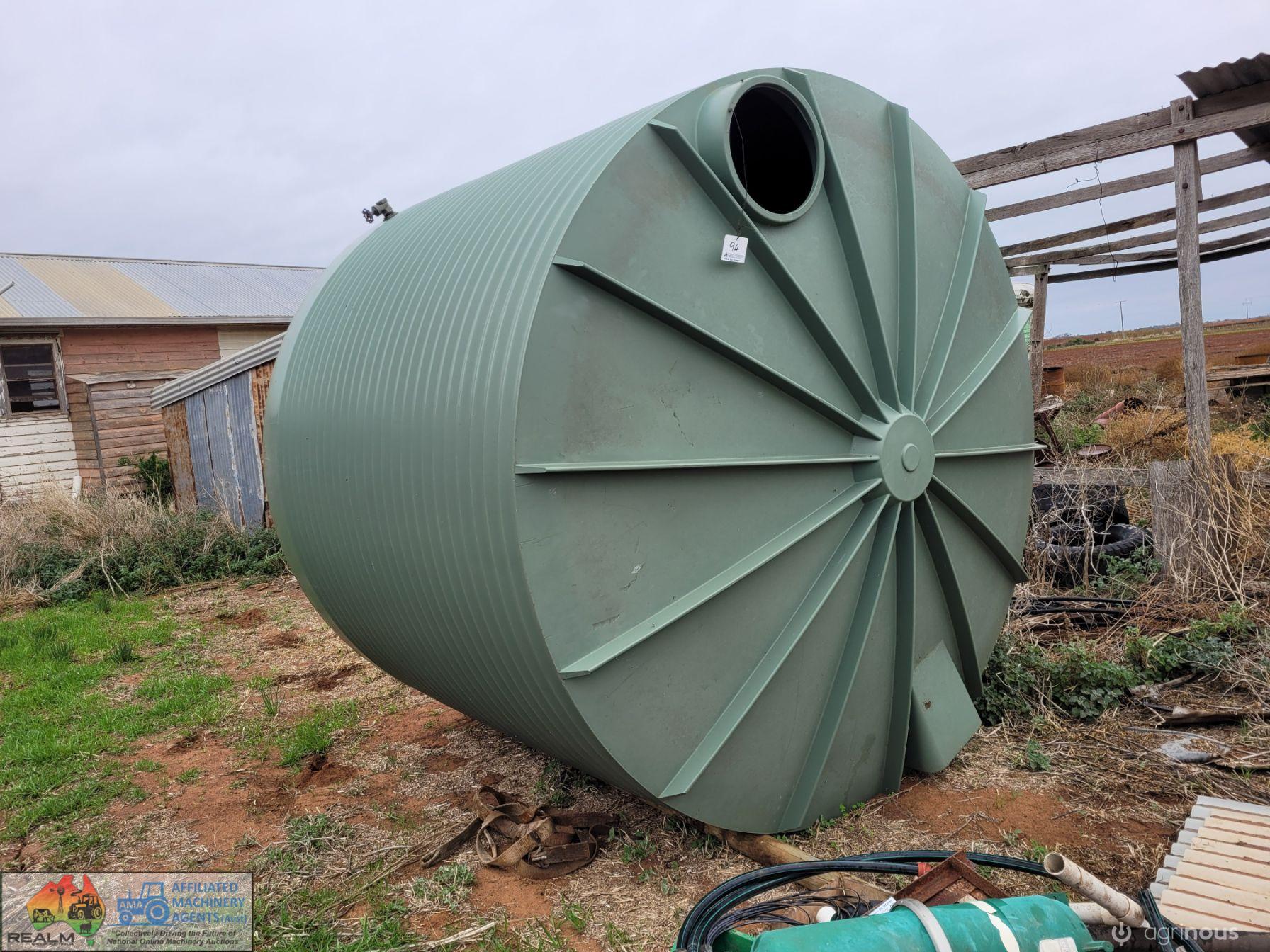 10,000 Ltr Light Green Poly Tank - photo 2
