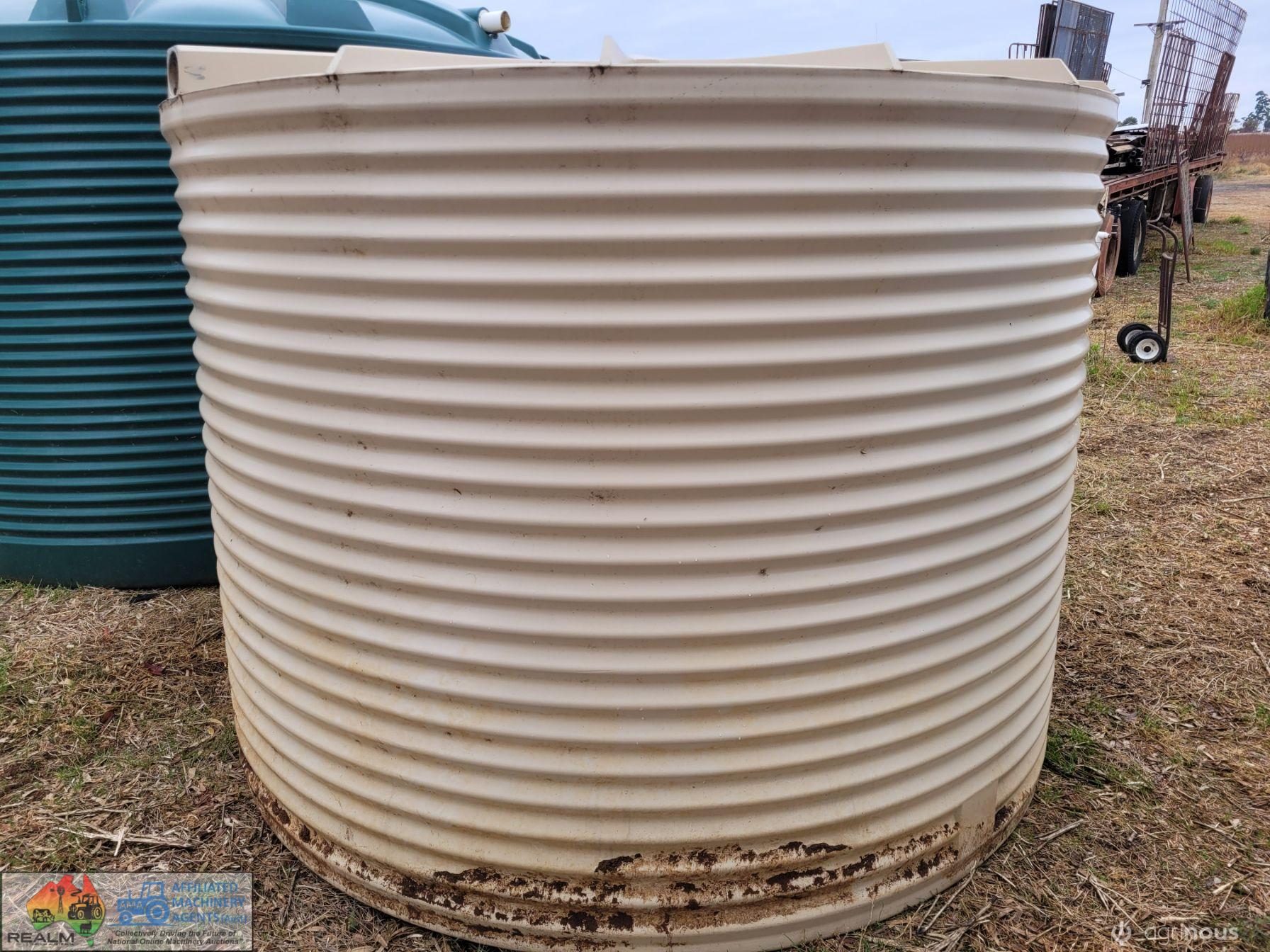 9,300 Ltr Beige Poly Tank
