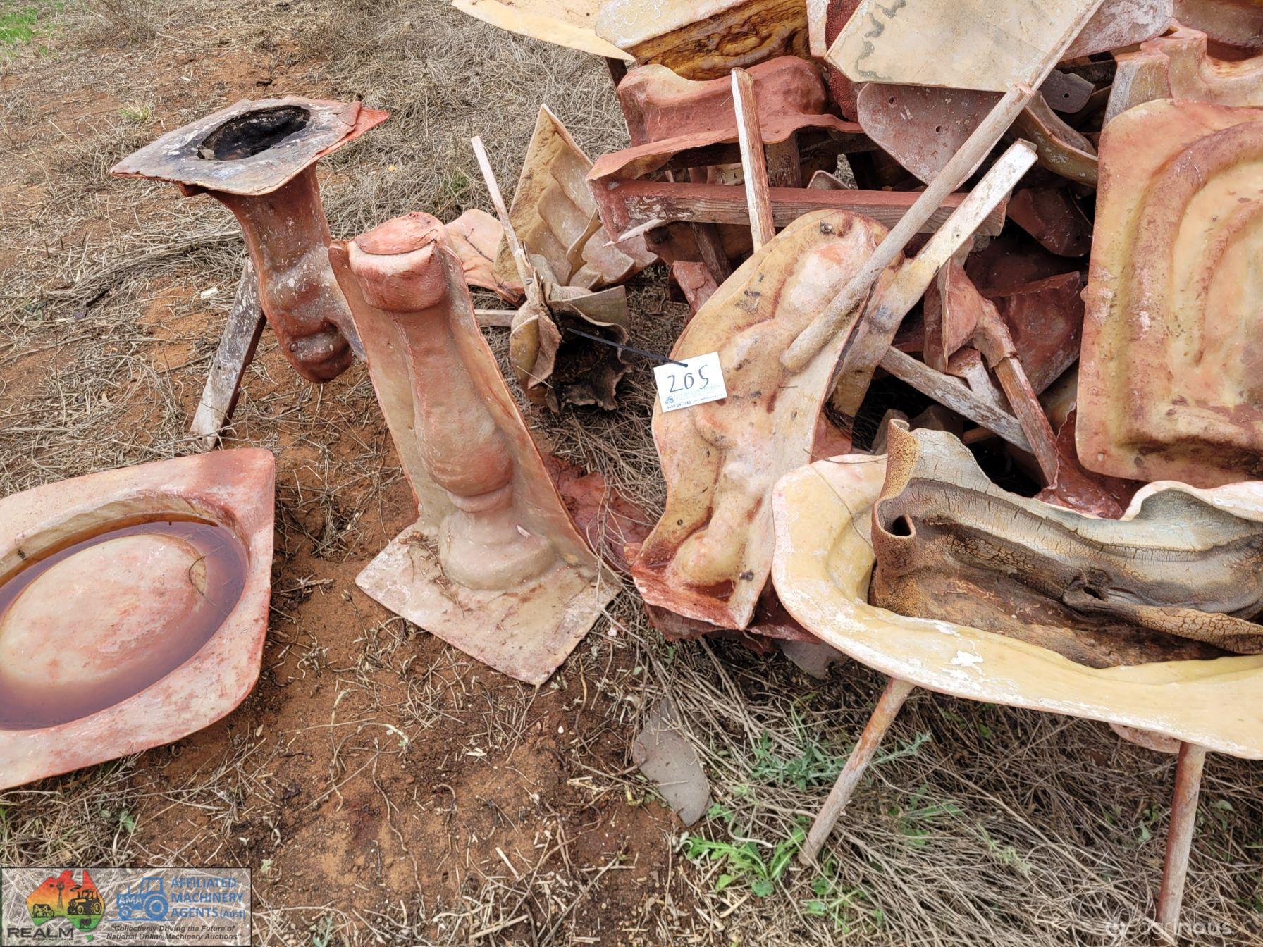 Numerous & Various Garden Ornament Moulds - photo 4