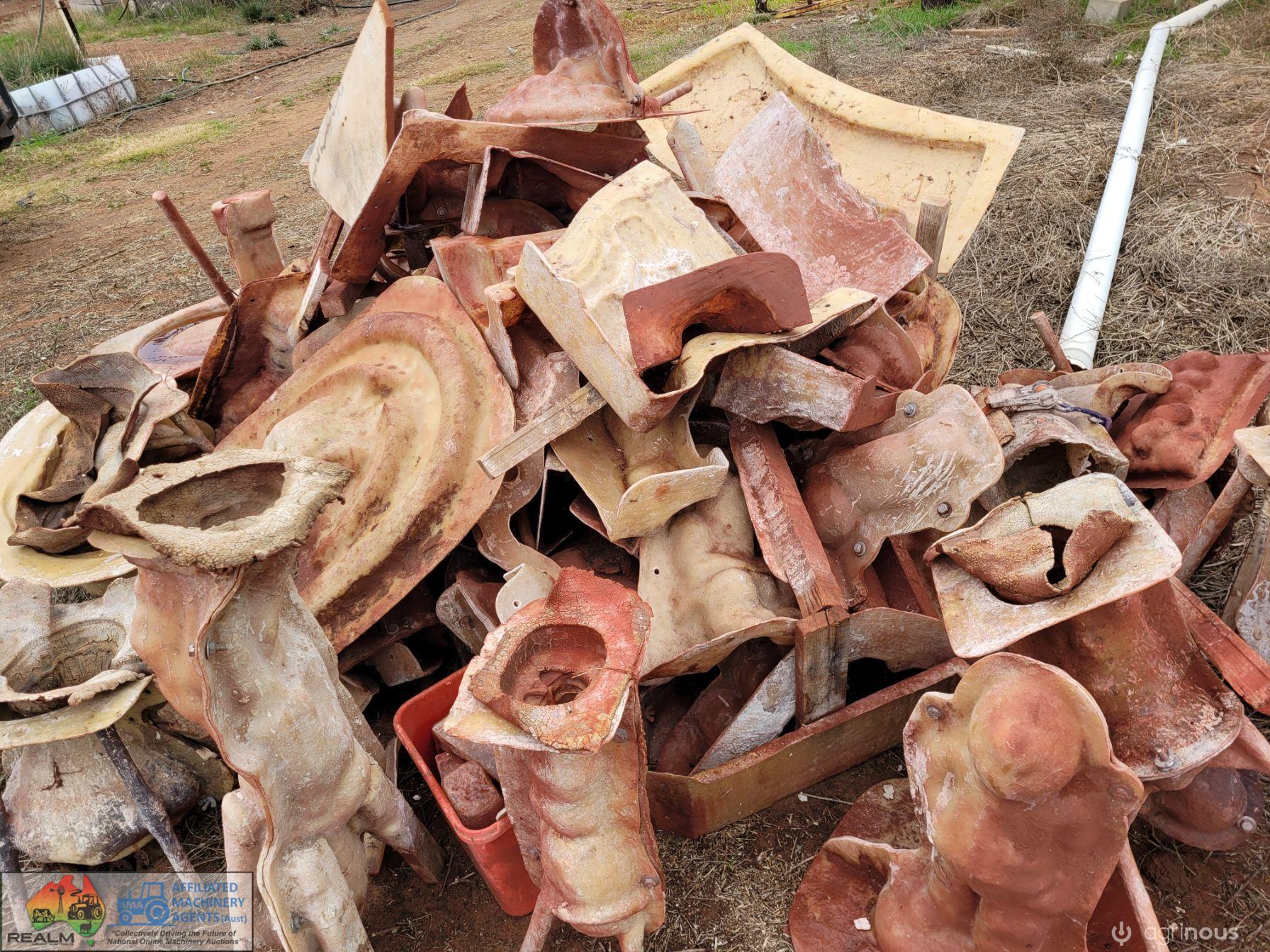 Numerous & Various Garden Ornament Moulds - photo 6