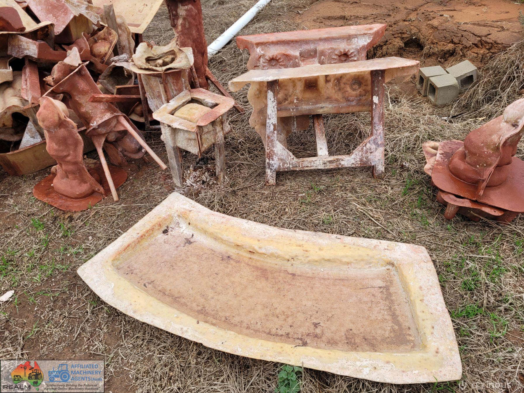 Numerous & Various Garden Ornament Moulds - photo 3