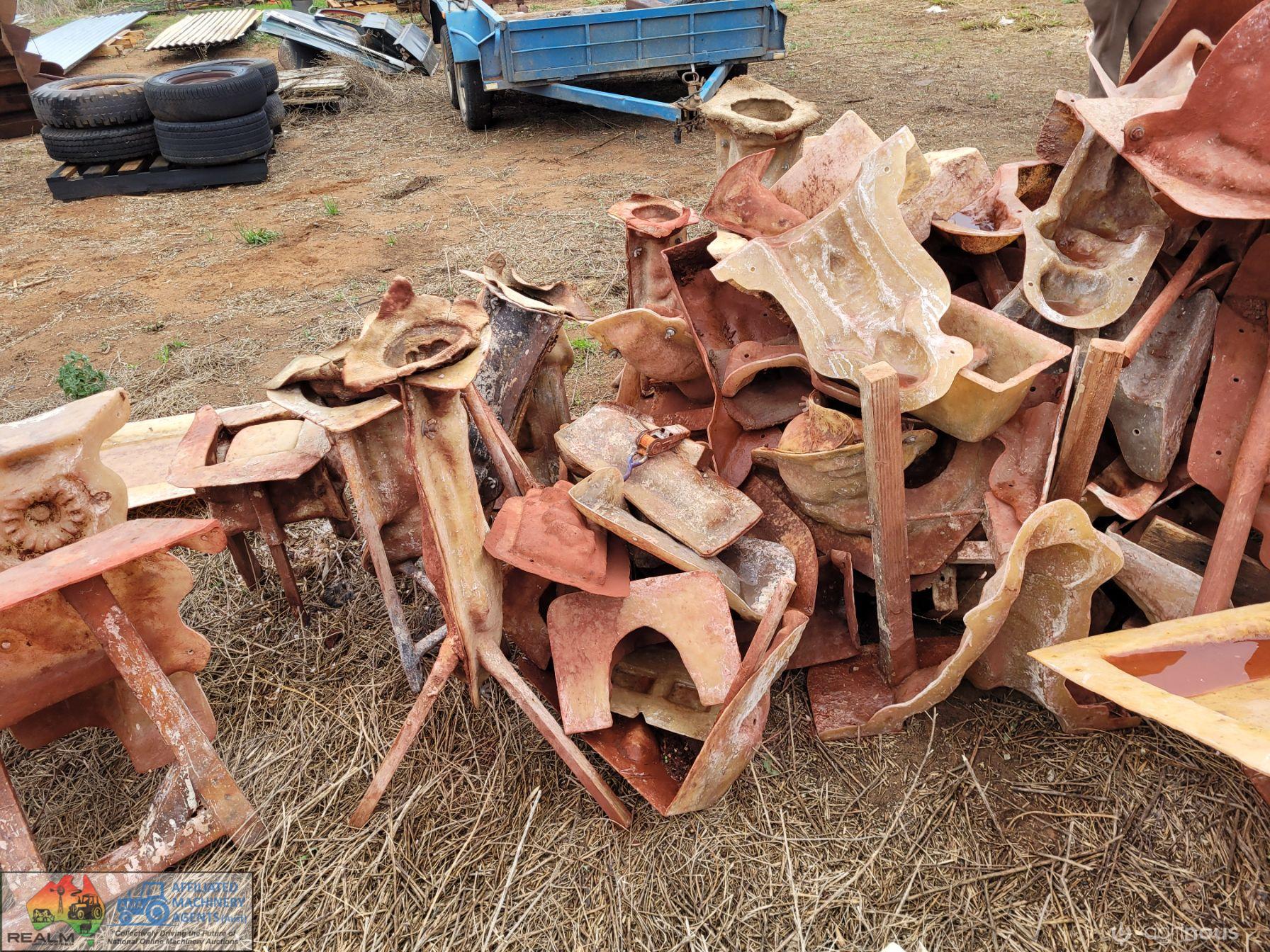 Numerous & Various Garden Ornament Moulds - photo 9