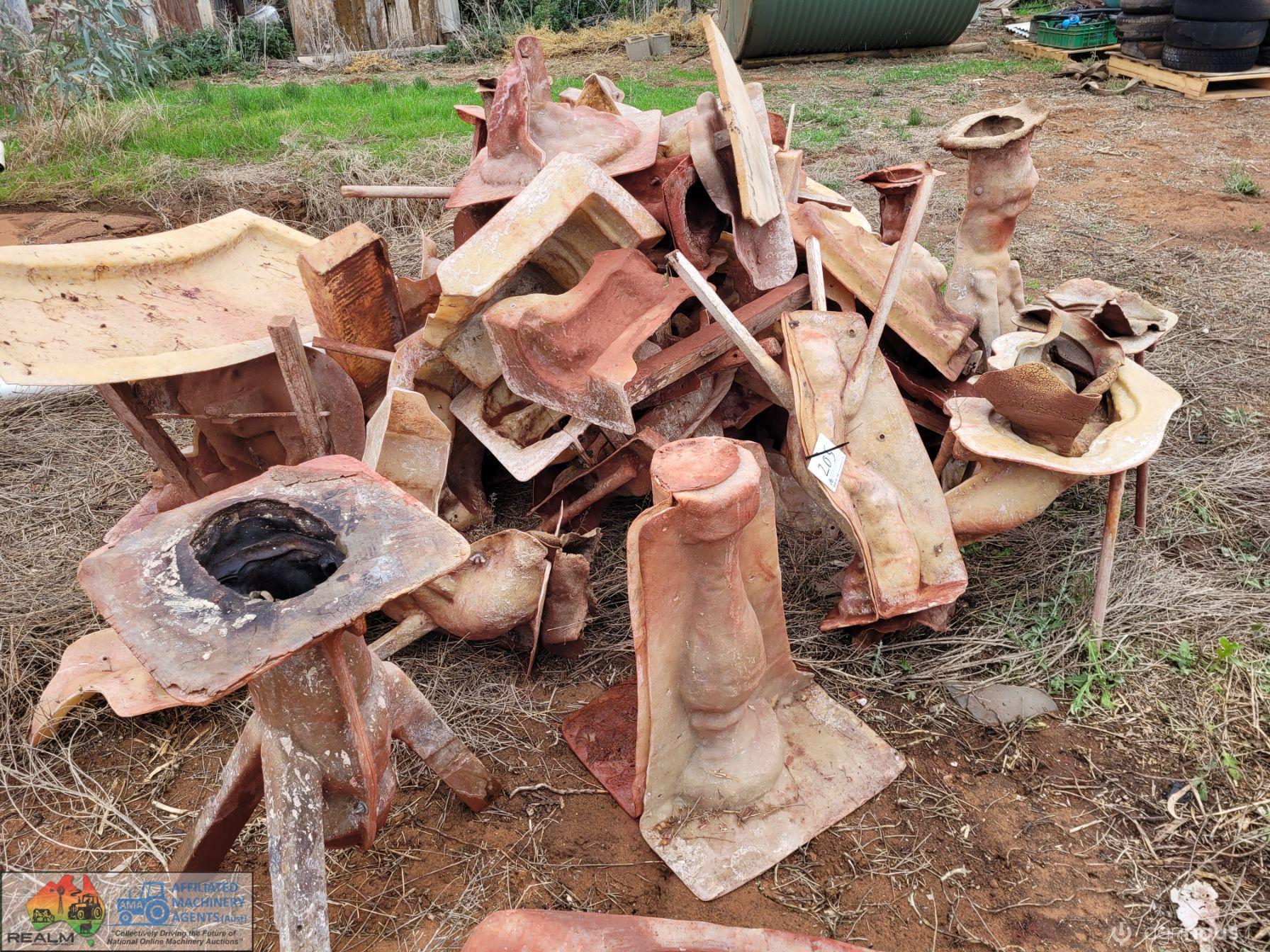 Numerous & Various Garden Ornament Moulds - photo 2