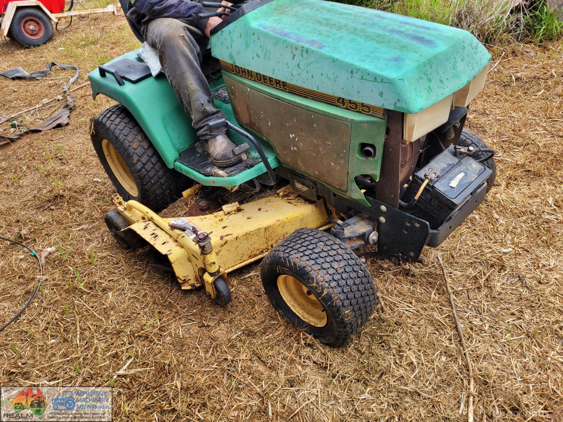 John Deere JD-455 Diesel Ride-on Mower - photo 2