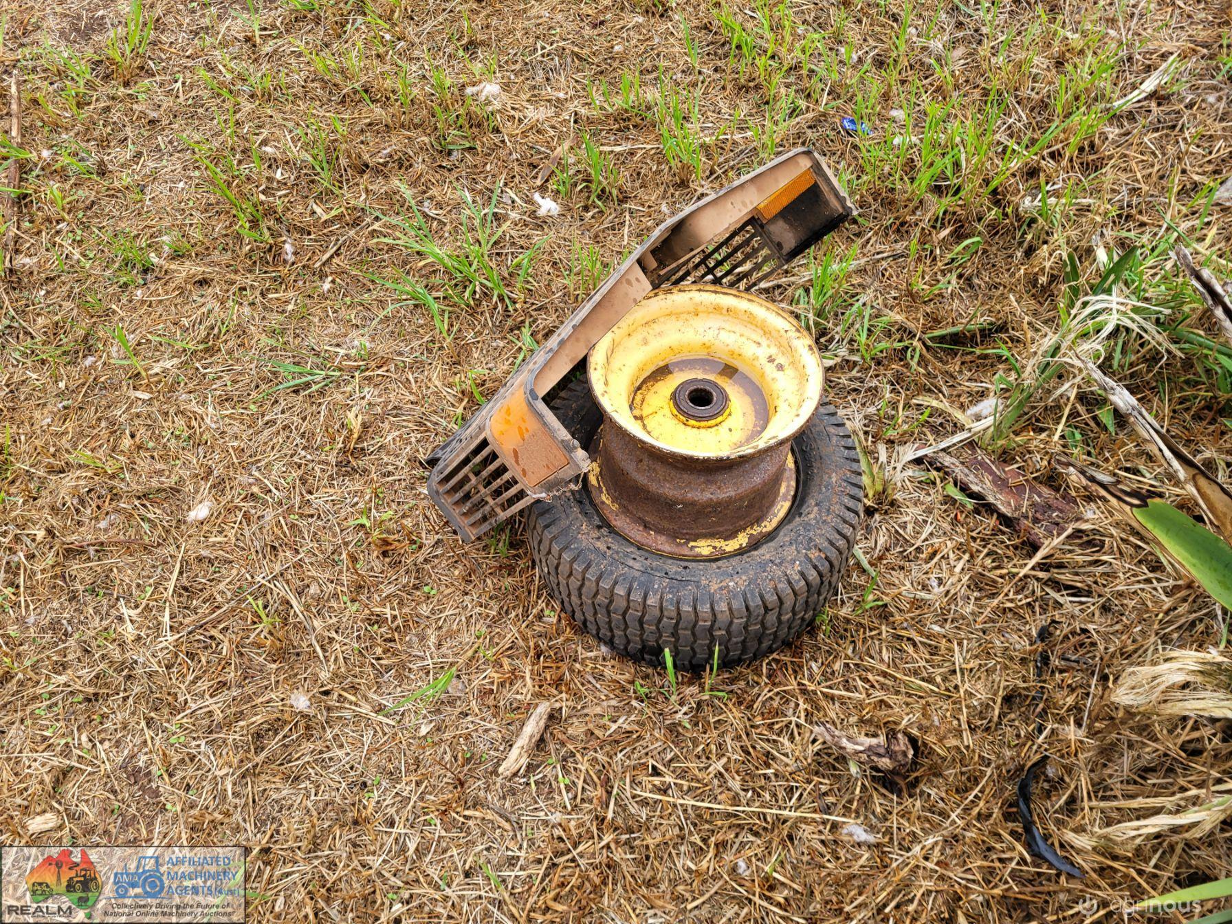 John Deere JD-455 Diesel Ride-on Mower - photo 9