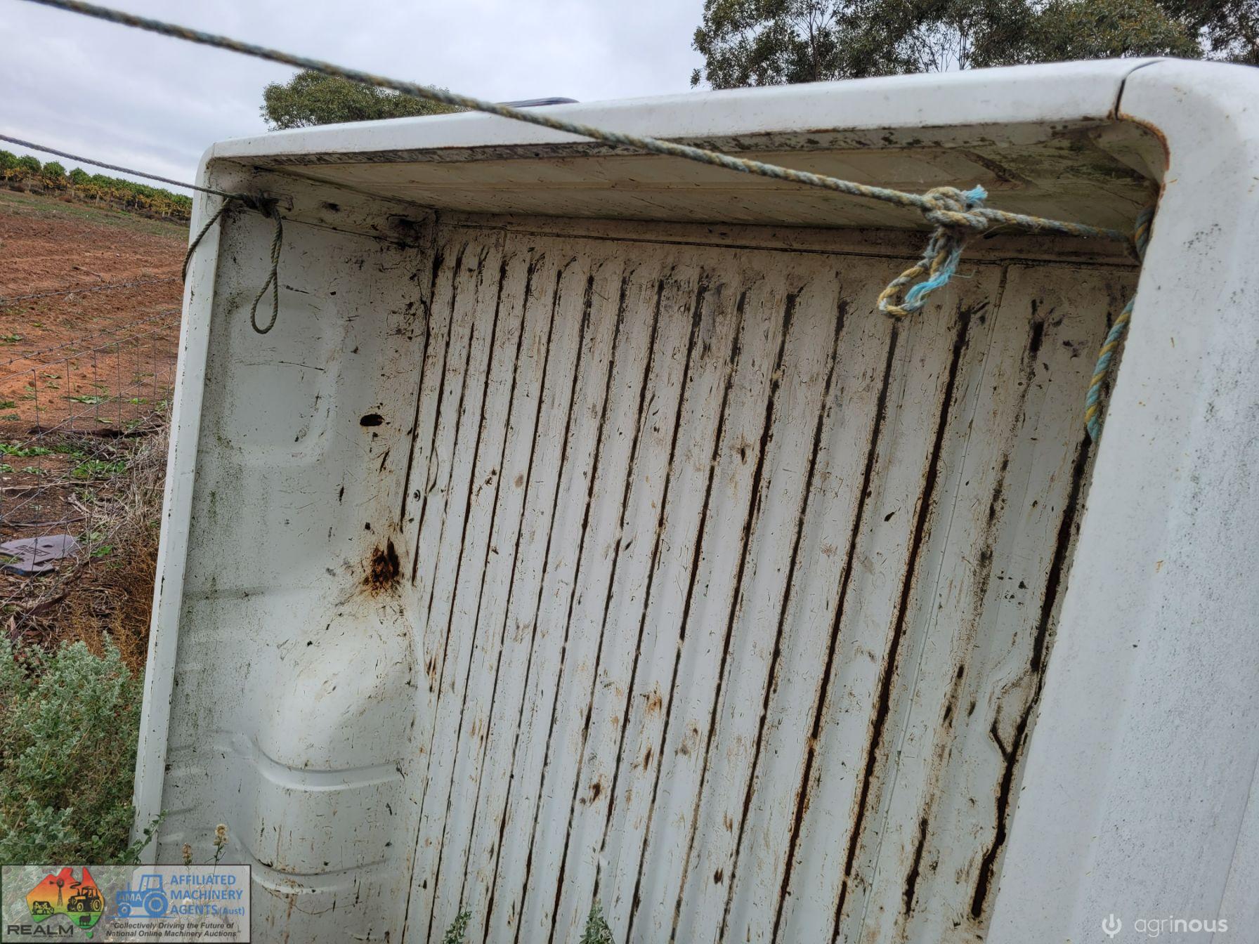 2005 Triton Dual Cab Tub (No dents) - photo 3