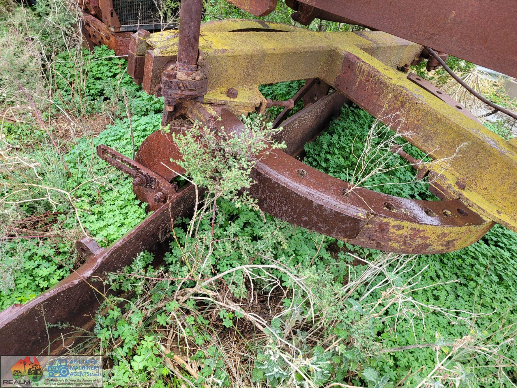 International AW7D Road Grader (Parts) - photo 6