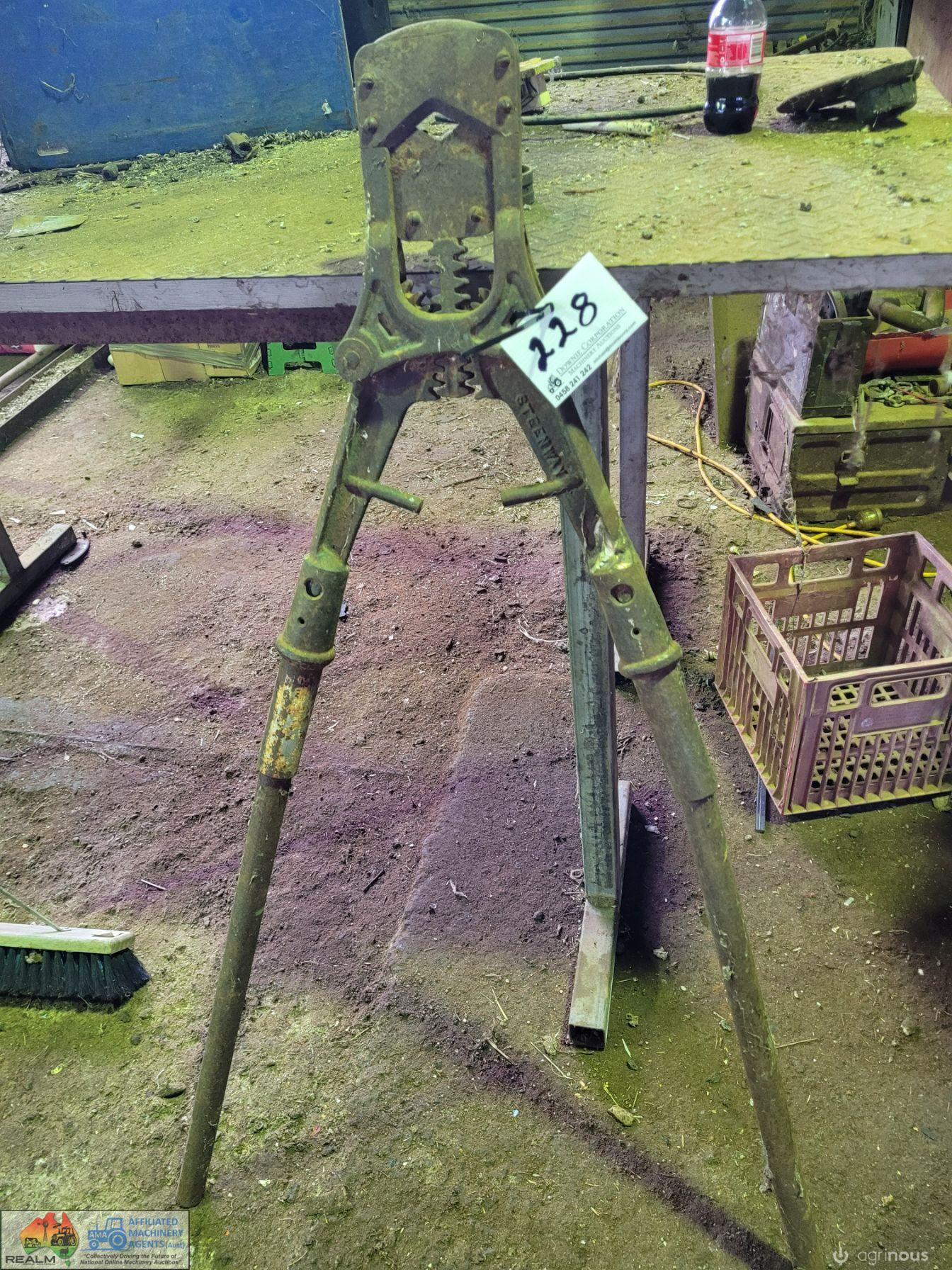 Large Cattle De-horners - photo 3