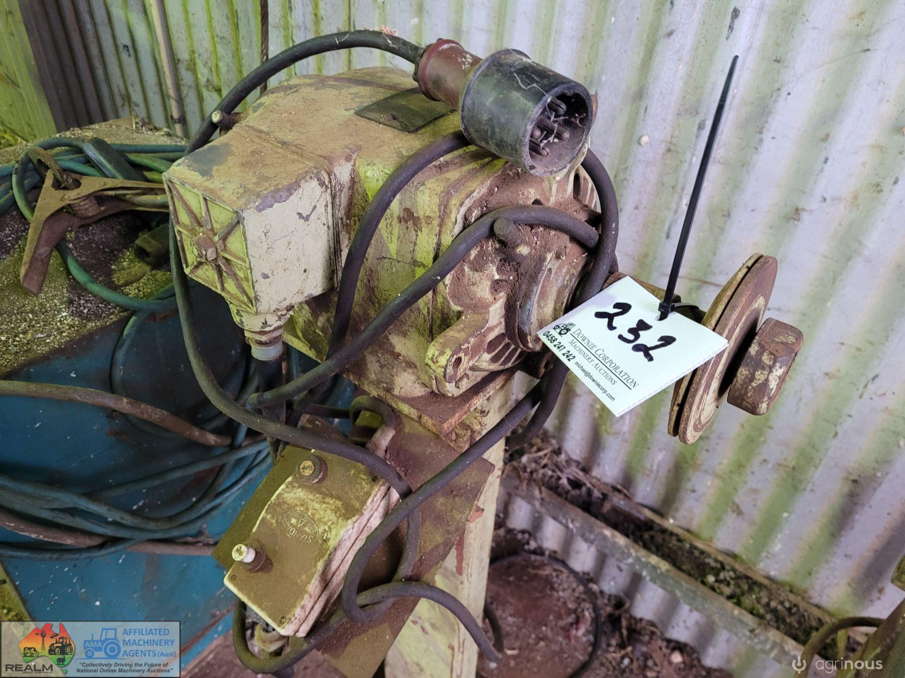 Brook Motors Single-end Grinder on Pedestal - photo 3