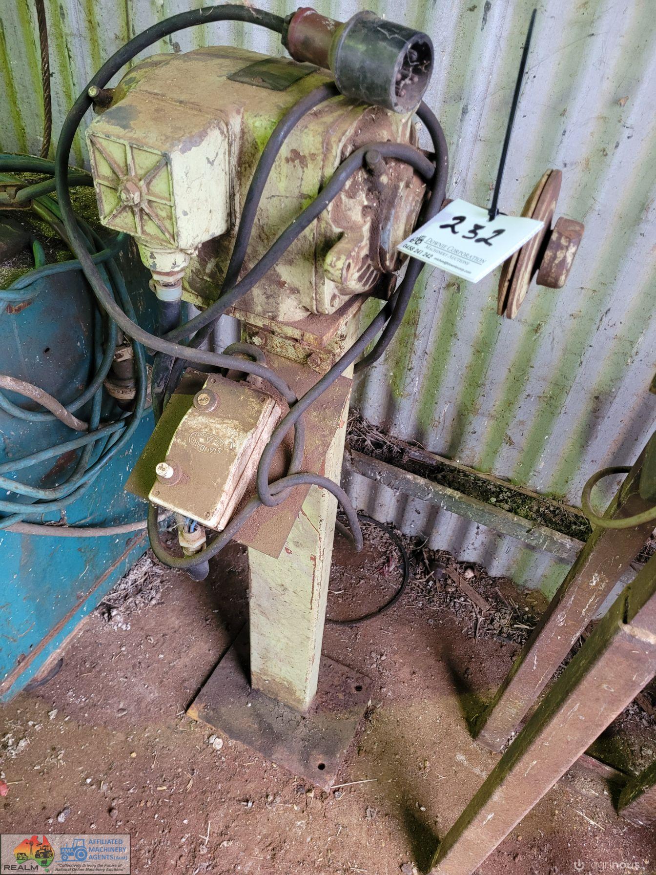 Brook Motors Single-end Grinder on Pedestal - photo 4