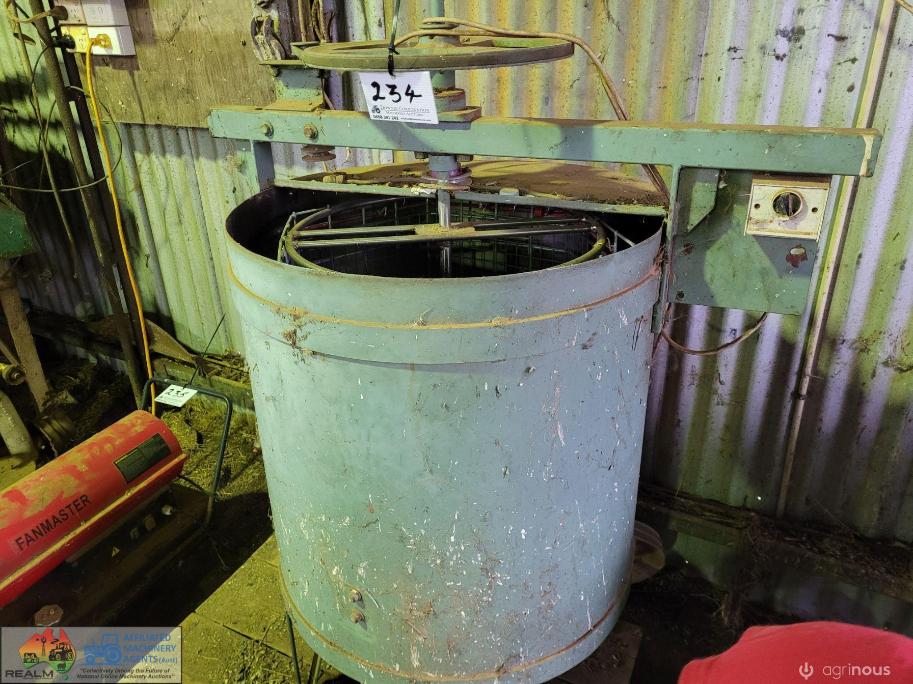 Apiarist Centrifugal Honey Extractor