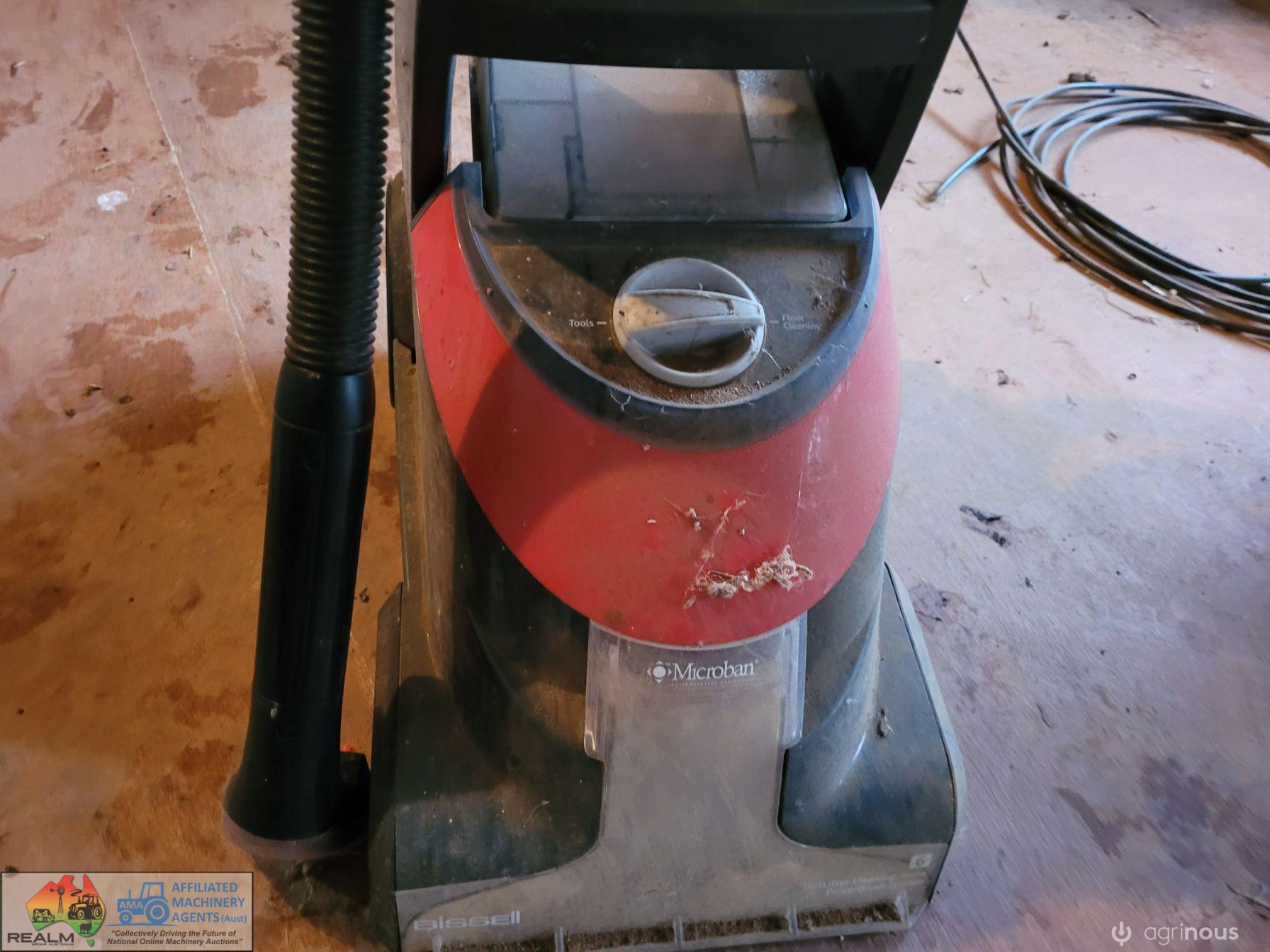 Bissell Powerwash Deluxe Electric Carpet Cleaner - photo 3