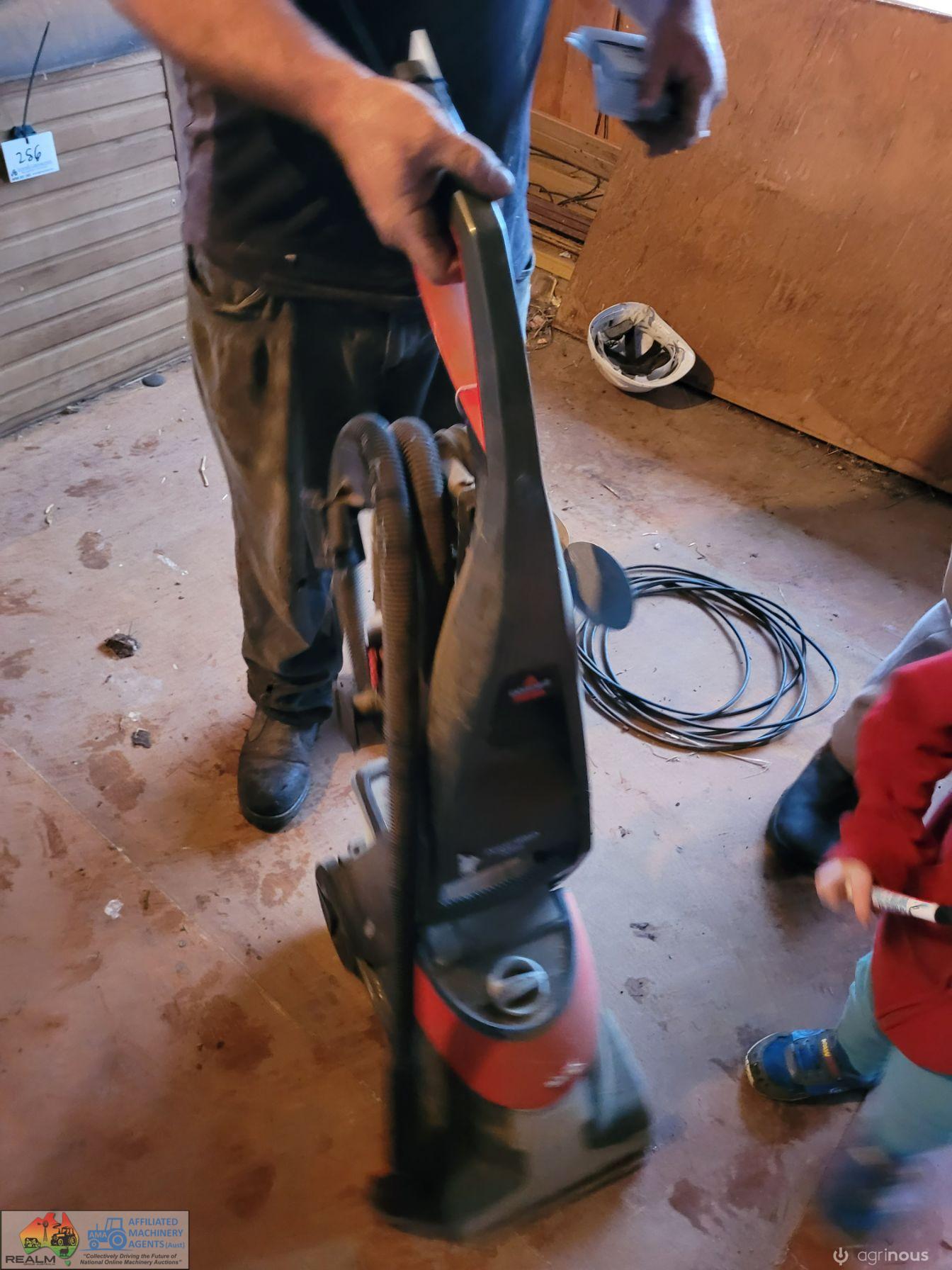 Bissell Powerwash Deluxe Electric Carpet Cleaner - photo 2