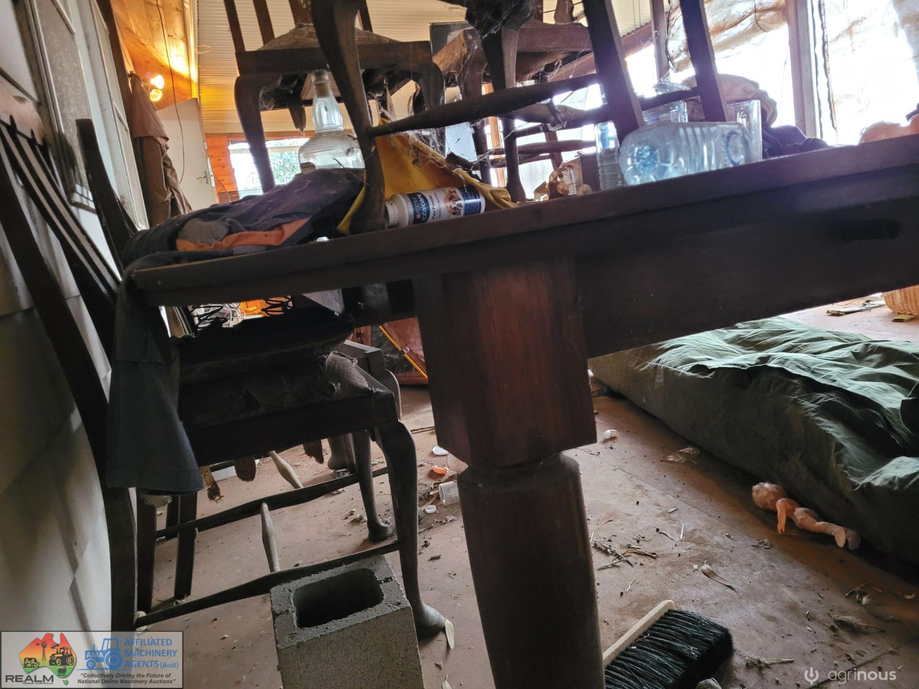 Timber Extension Table & Chairs - photo 2