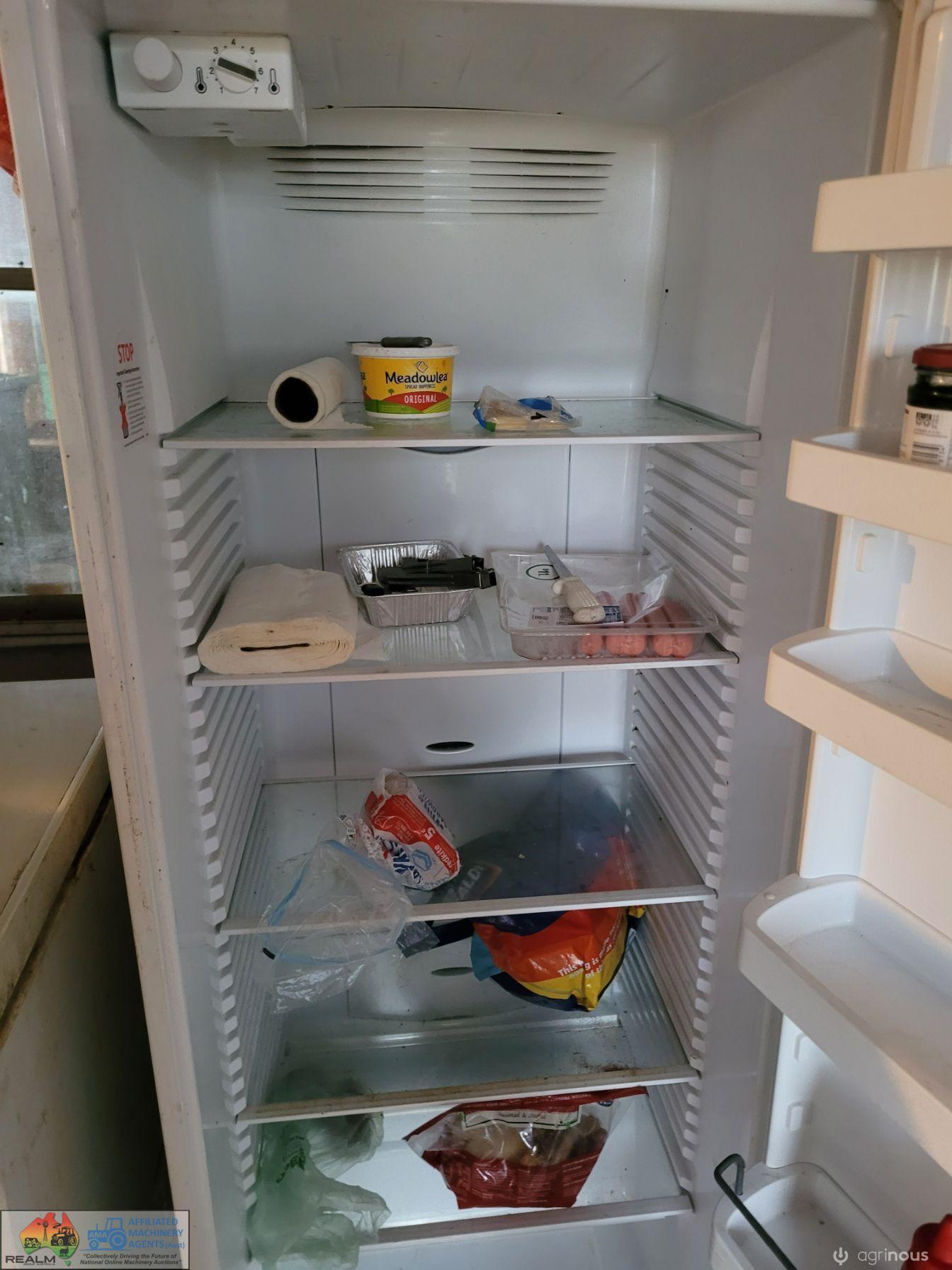 Fischer & Paykel Fridge (Working cond.) - photo 4