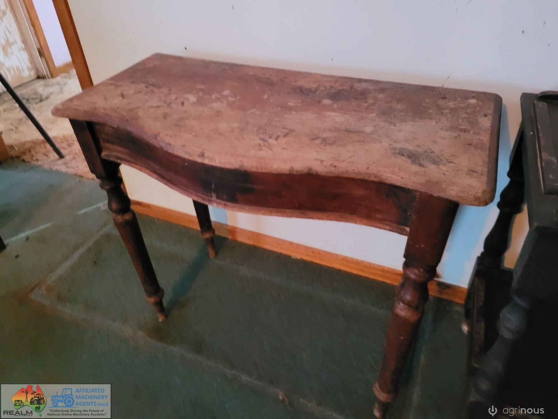 Timber 'Bow Front' Hall Table - photo 2