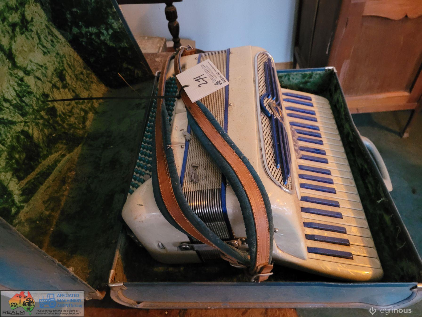 Piano Accordian - photo 2