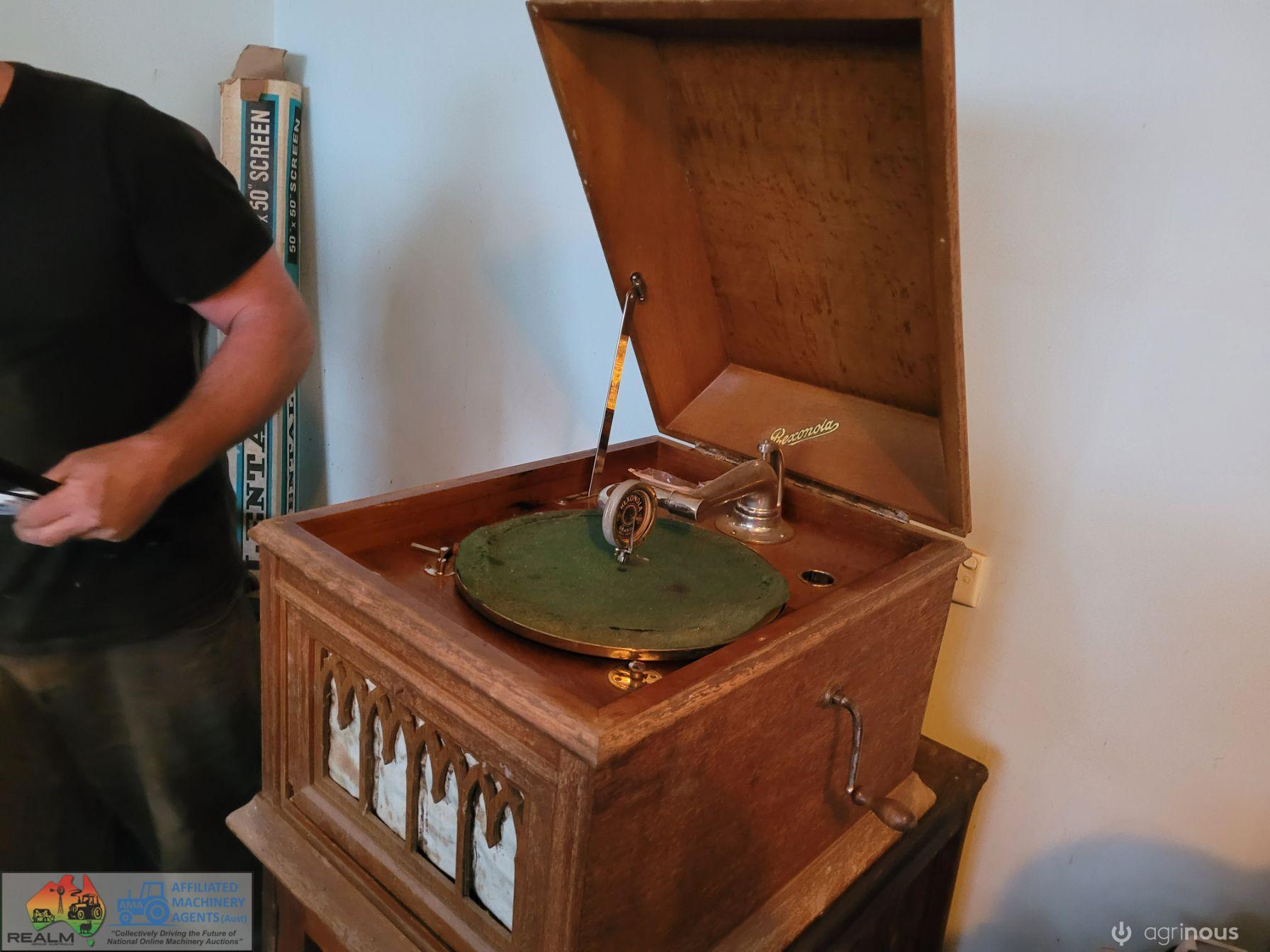 Antique Gramophone - photo 5