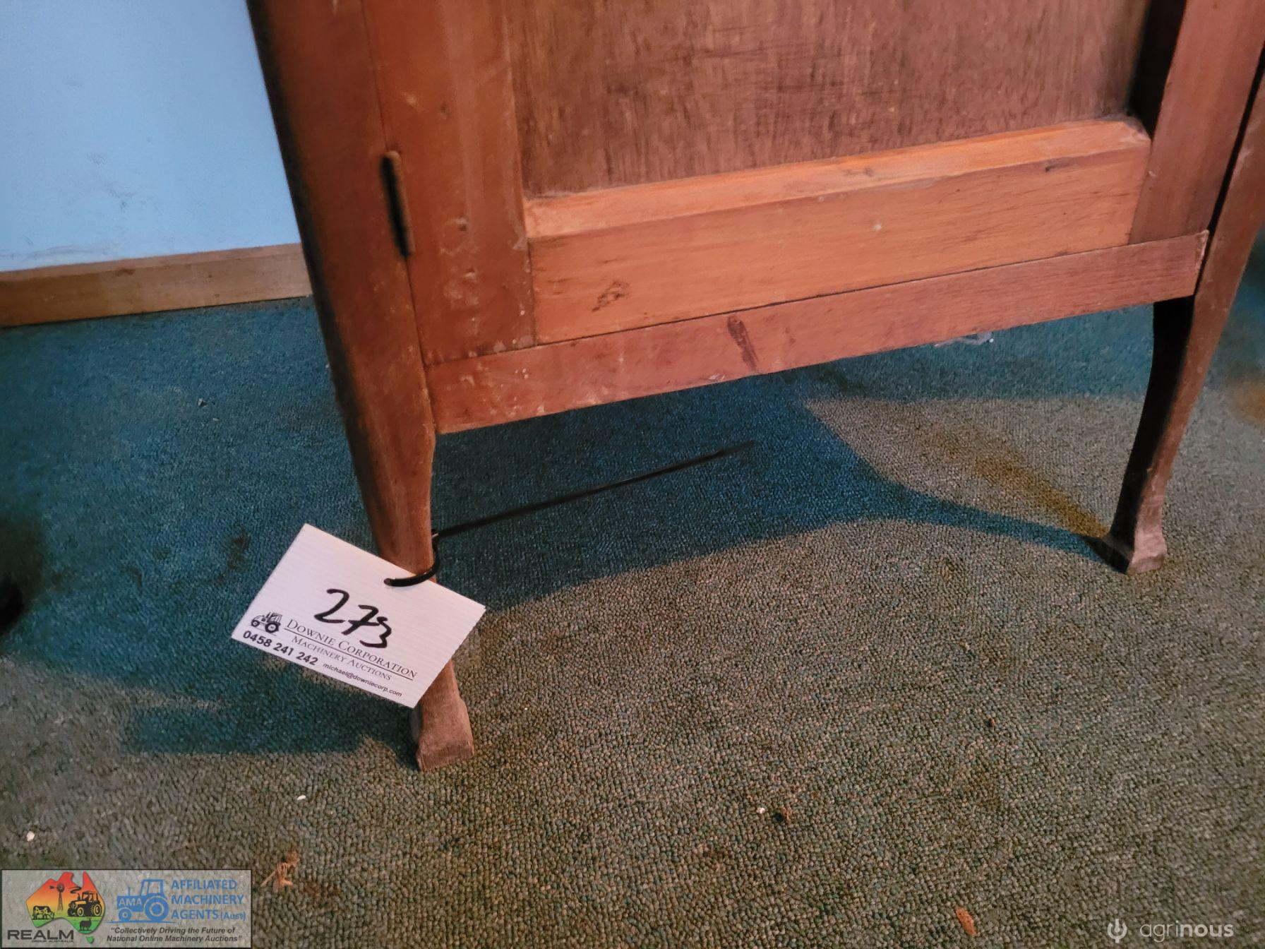 Grammophone Table/Cupboard - photo 4