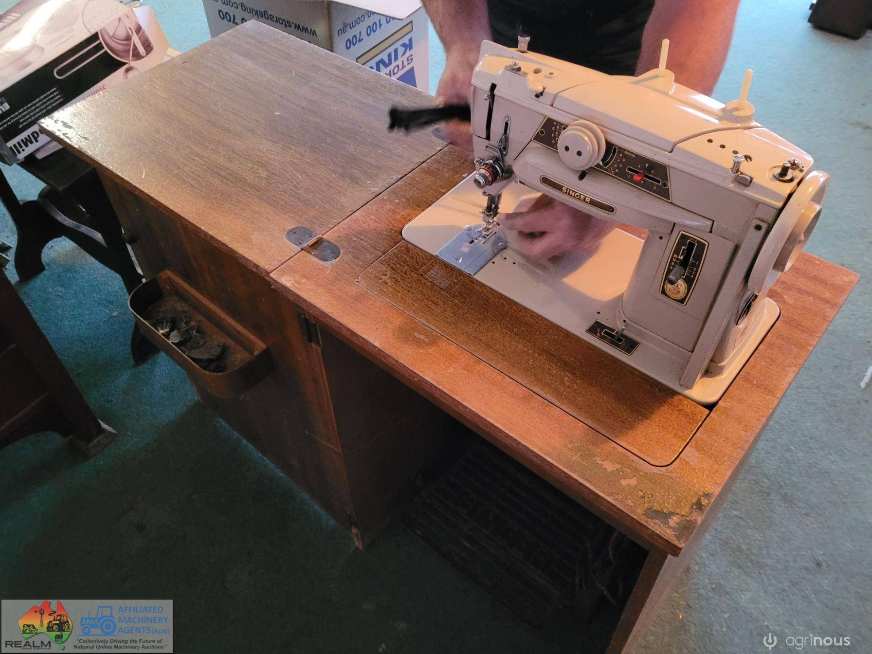 Singer Sewing Machine with Cast Iron Pedal - photo 4