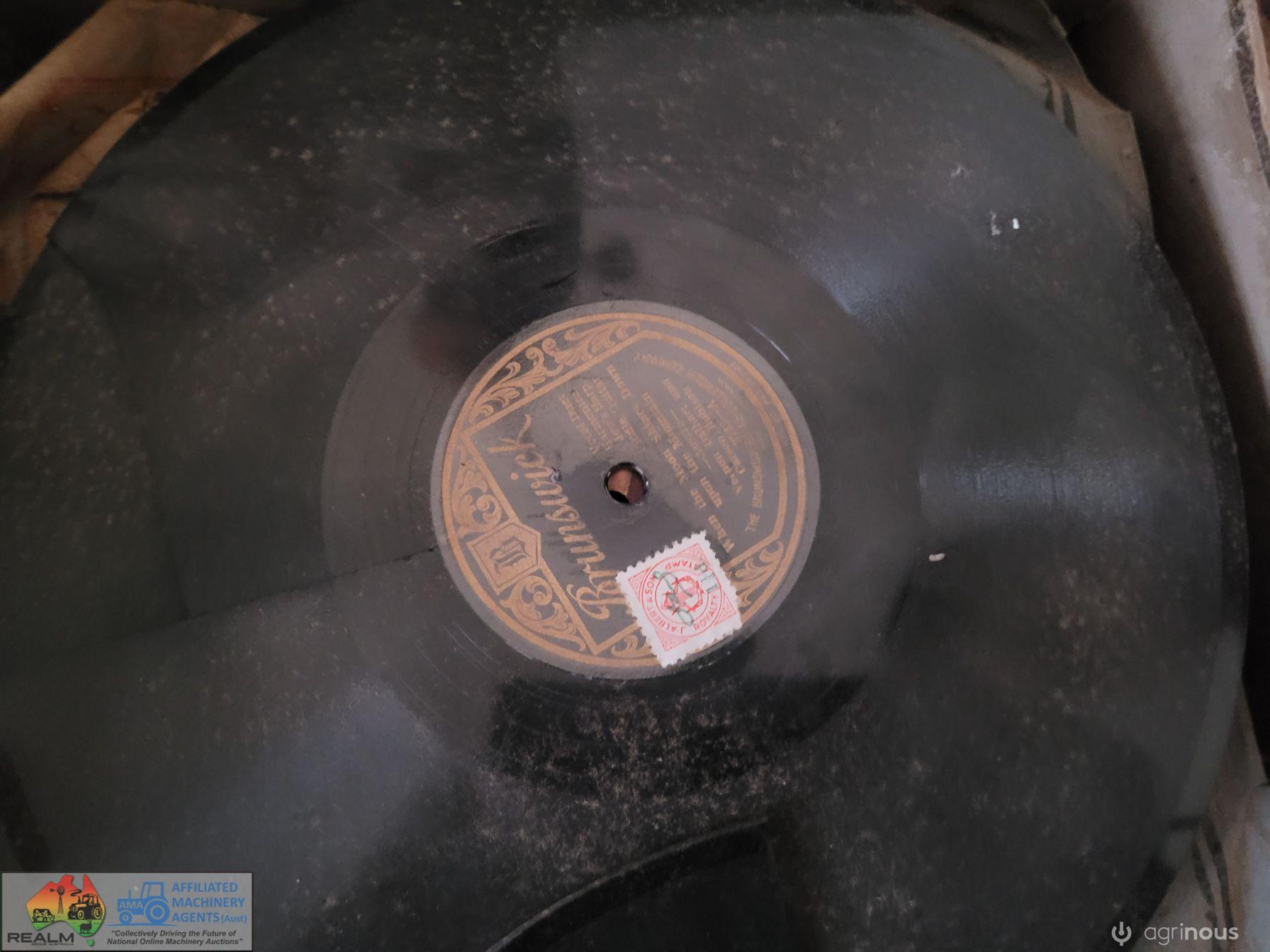Collection of 78rpm Gramophone Records - photo 3