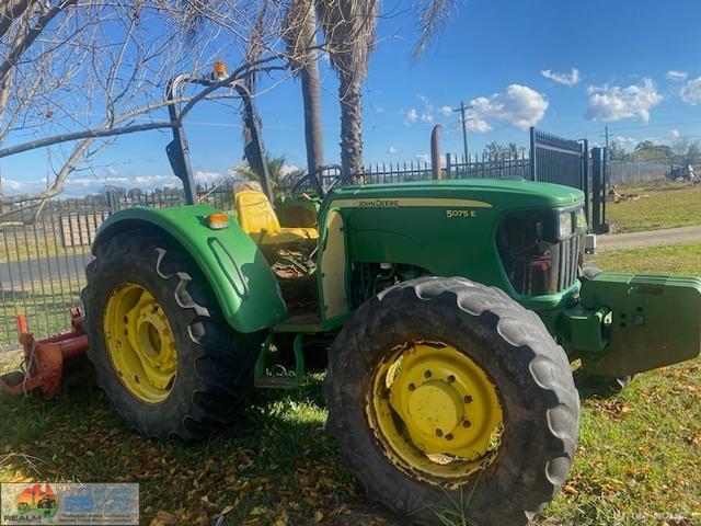 John Deere - 4wd 5070E - photo 9
