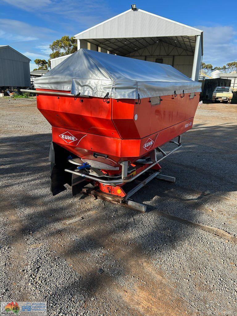 2011 Kuhn Axis 40.1 Fertilizer Spreader - photo 2