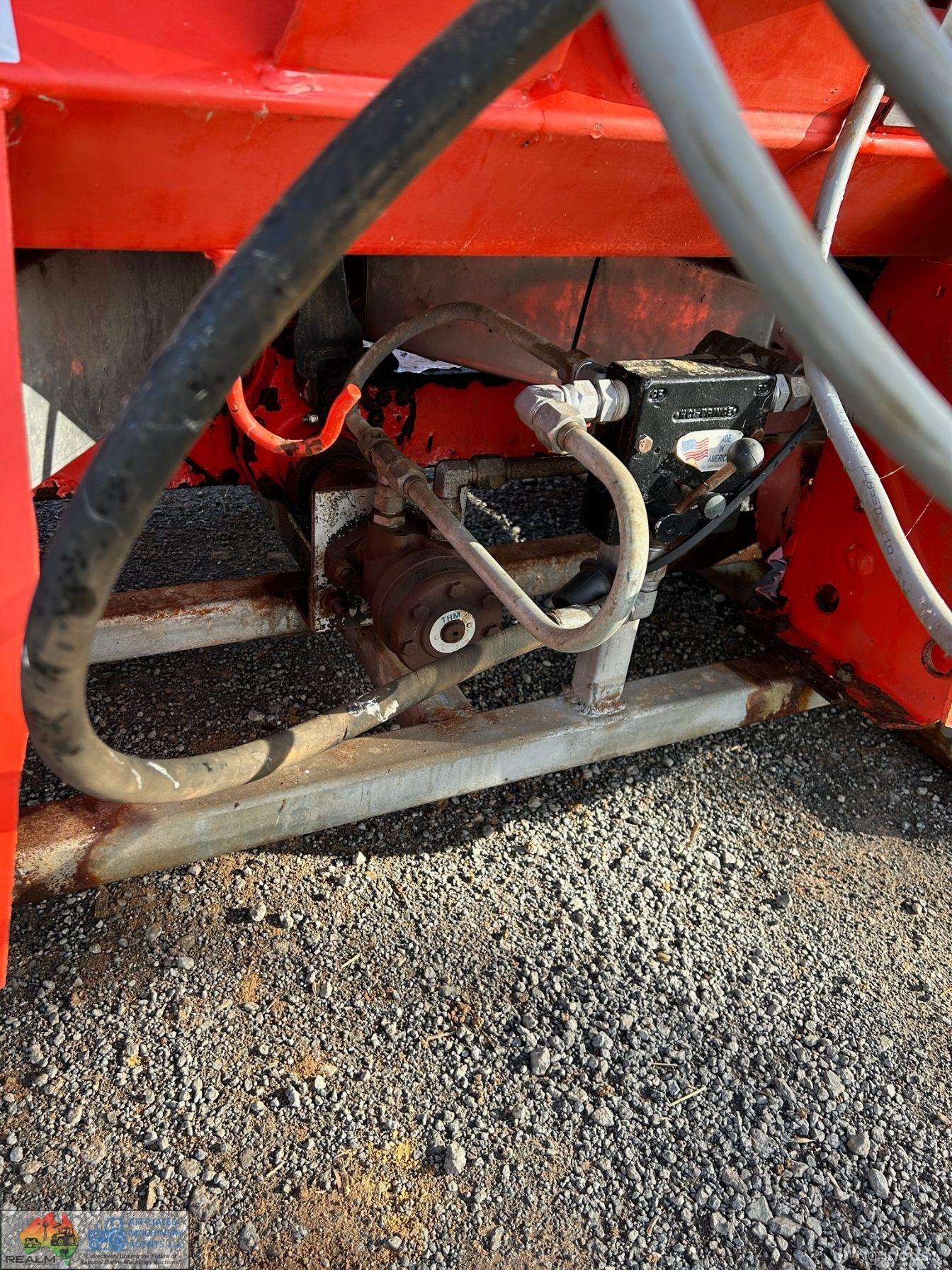 2011 Kuhn Axis 40.1 Fertilizer Spreader - photo 6