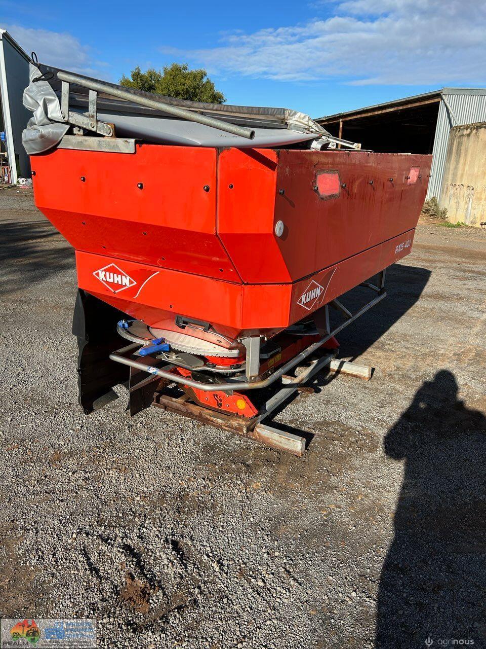 2011 Kuhn Axis 40.1 Fertilizer Spreader - photo 8