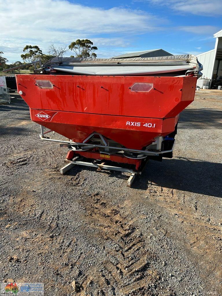 2011 Kuhn Axis 40.1 Fertilizer Spreader - photo 9