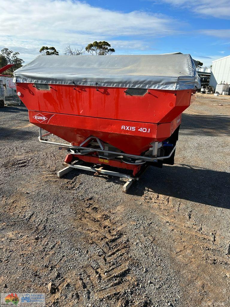 2011 Kuhn Axis 40.1 Fertilizer Spreader - photo 3