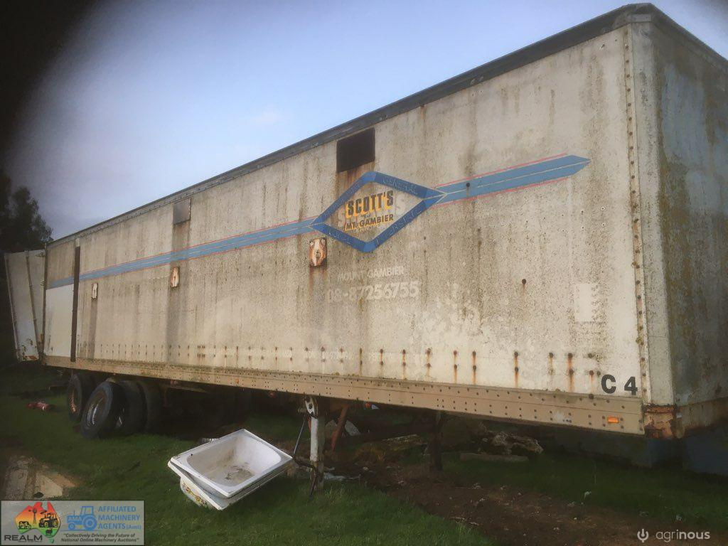 Tri-axle Pantech 14m (48ft)