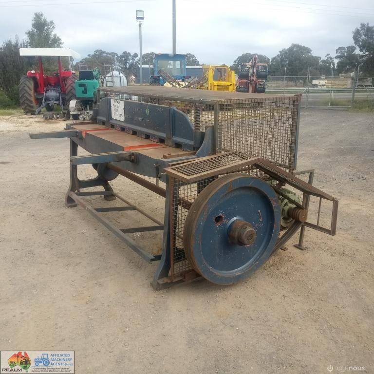 A P Lever metal cutting Guillotine - photo 6