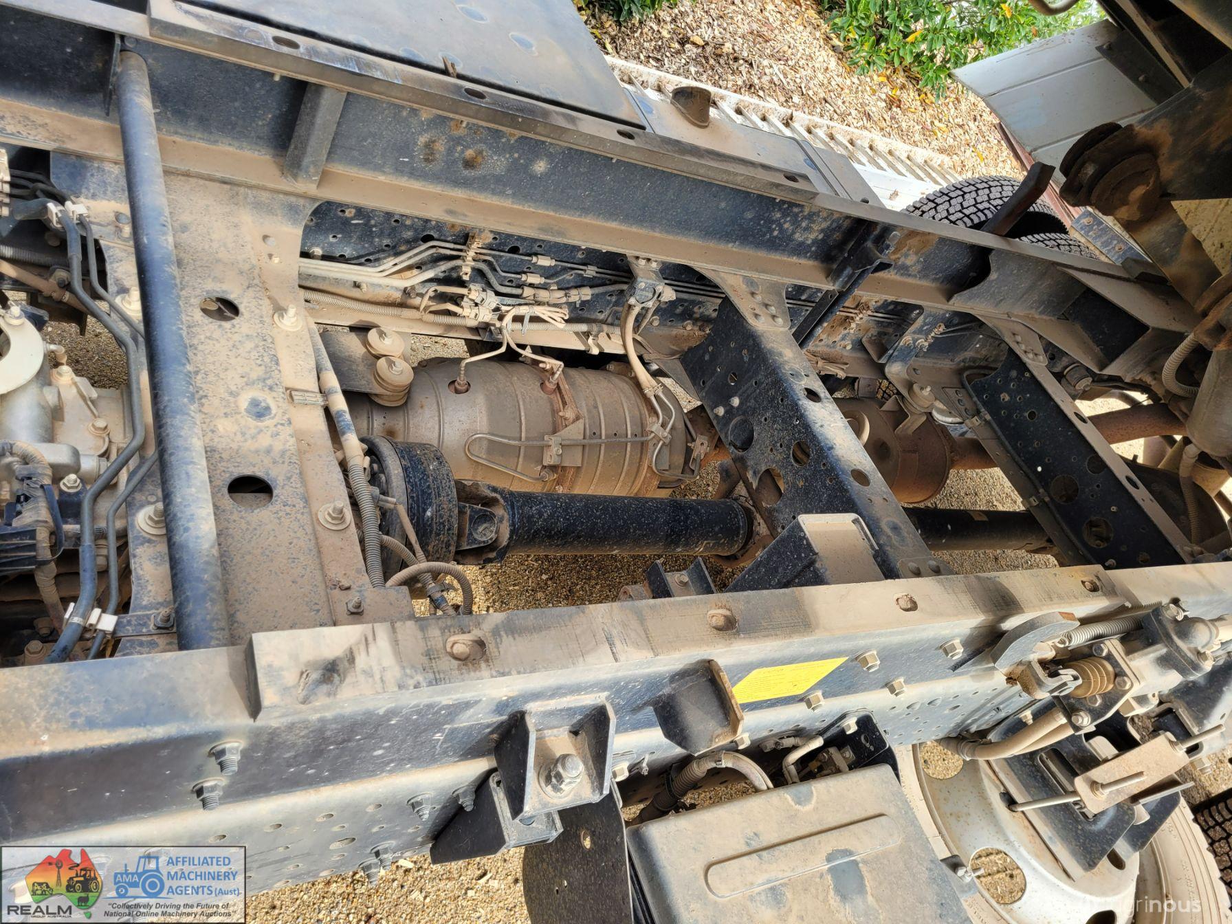 2015 Isuzu Euro-V NPR300 Tipper - photo 10