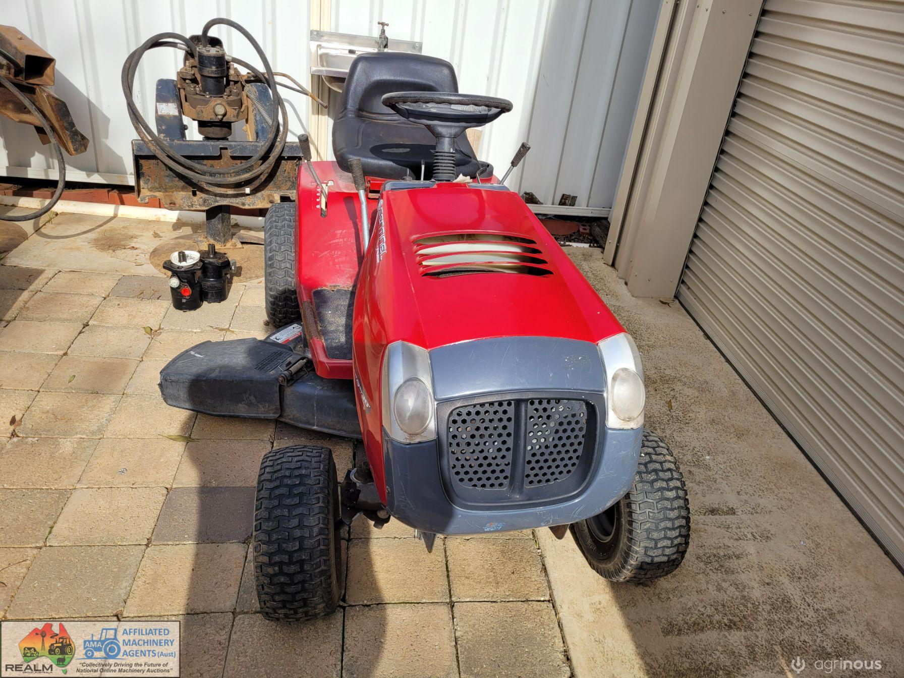 Murray Sentinel Ride-on Mower - photo 2