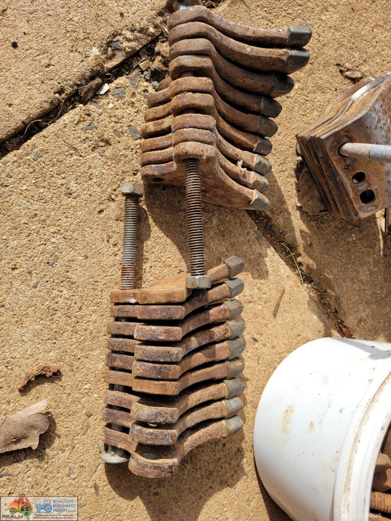 Digga Tech-Teeth (x18) & Digga Trenching Blades (x20) - photo 4