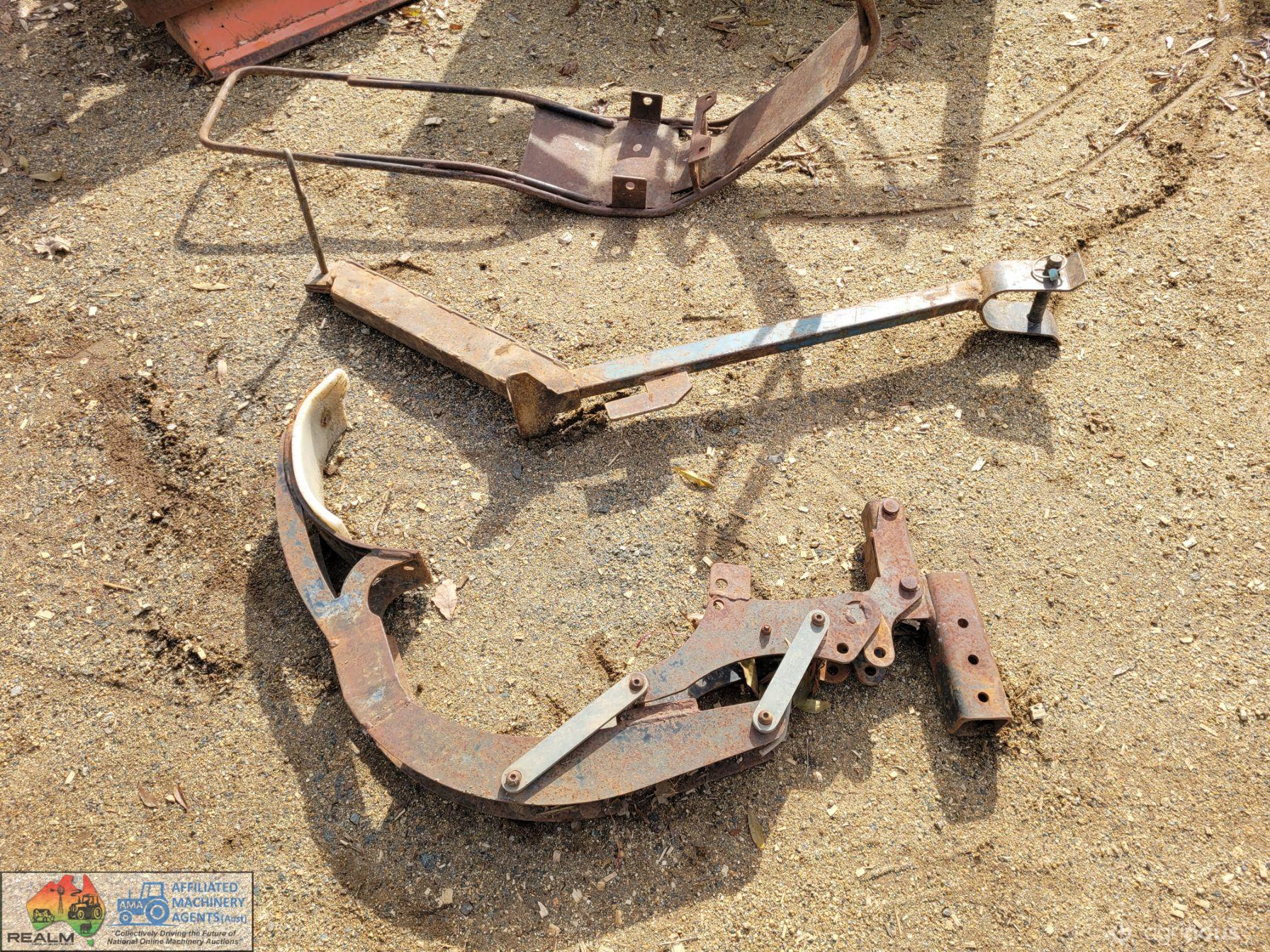 Dingo Trencher Crummer bar & Accessories