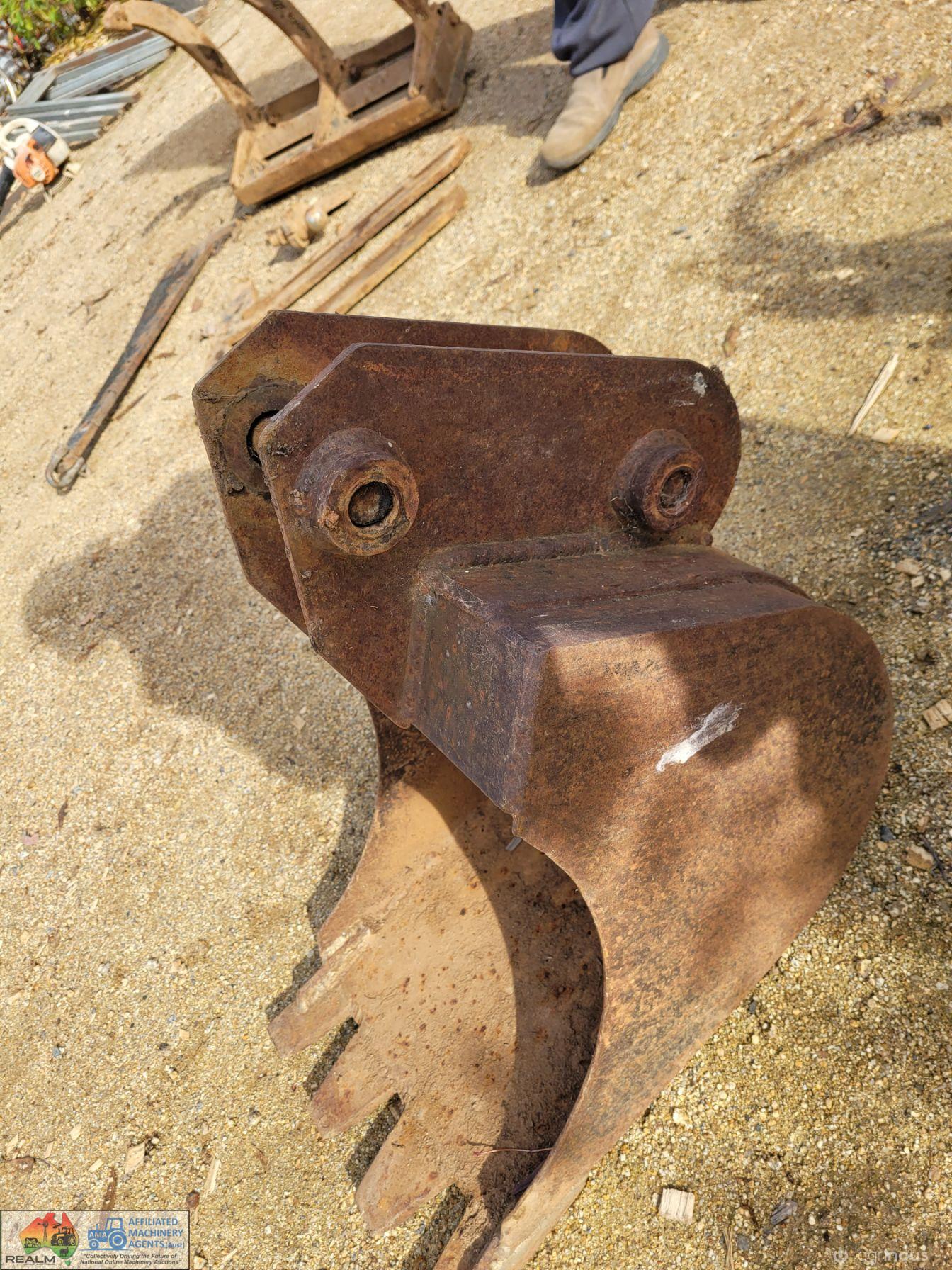 Backhoe Bucket 300mm