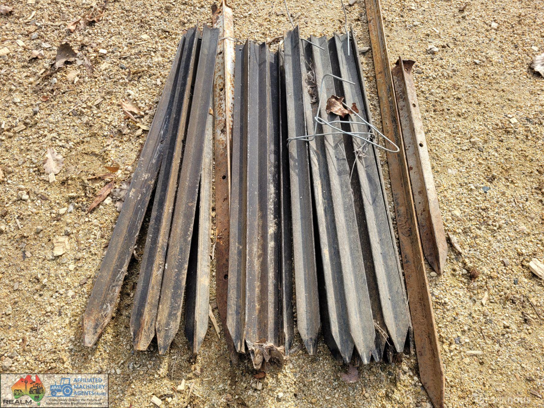 Formwork Steel Posts x19 New + 3 used