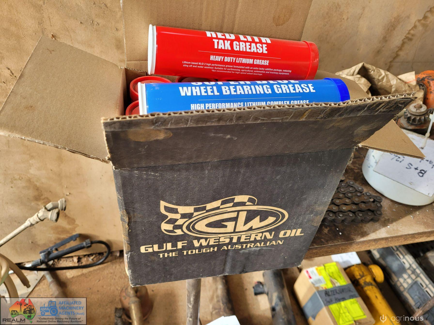 Grease Gun & Box of 12 Cartridges - photo 4
