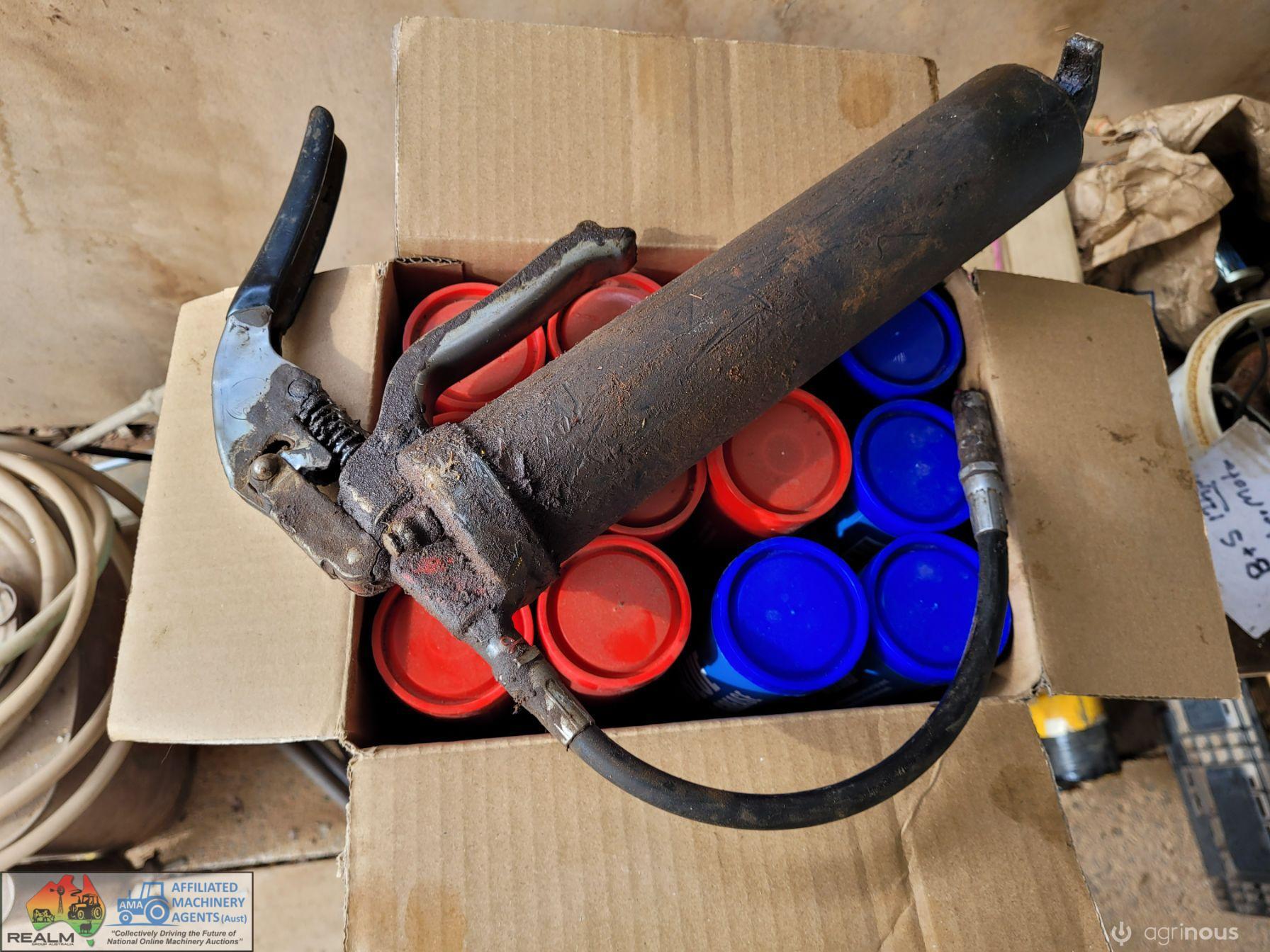 Grease Gun & Box of 12 Cartridges