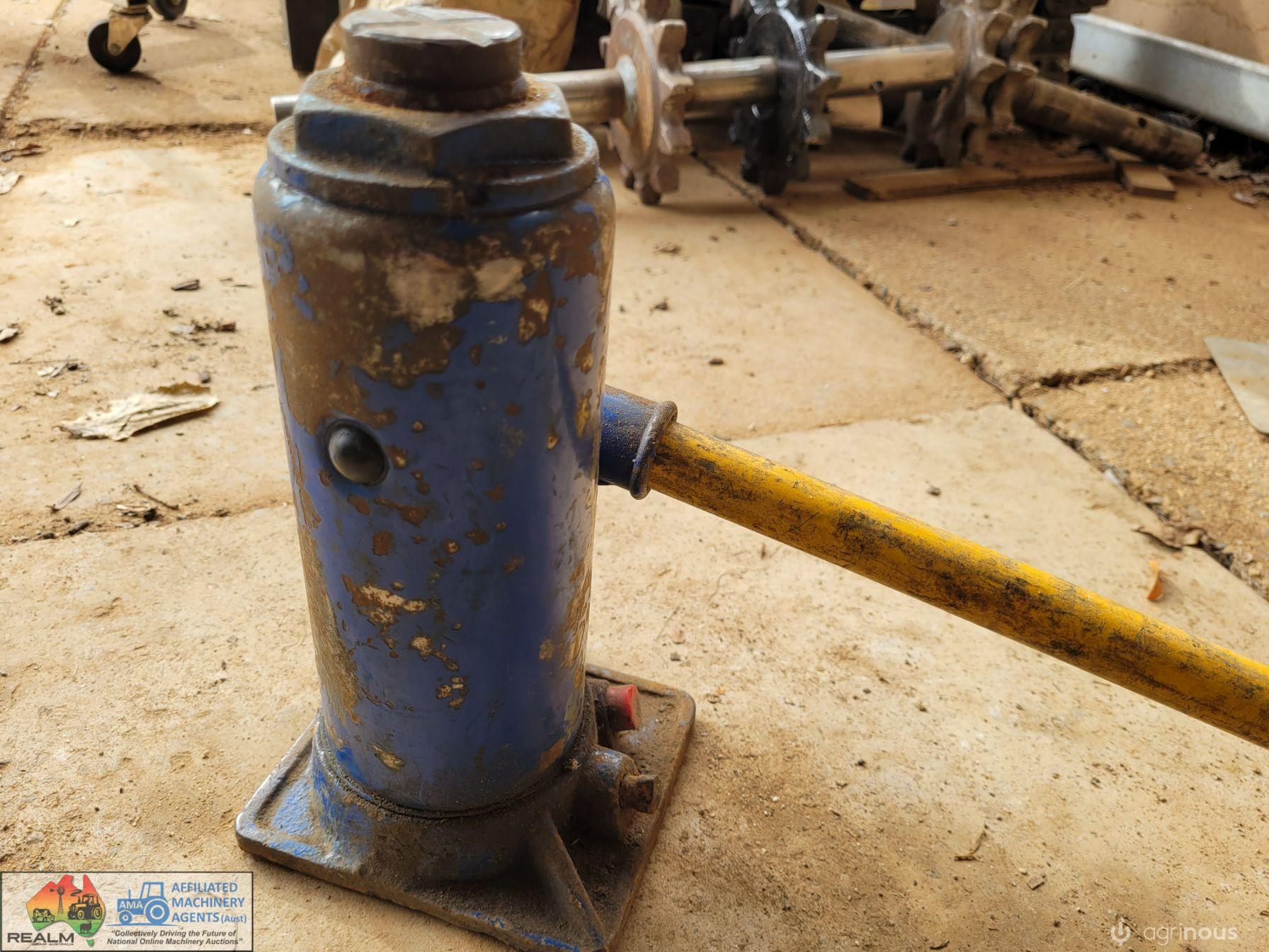 9 Tonne Hyd. Truck Jack - photo 2