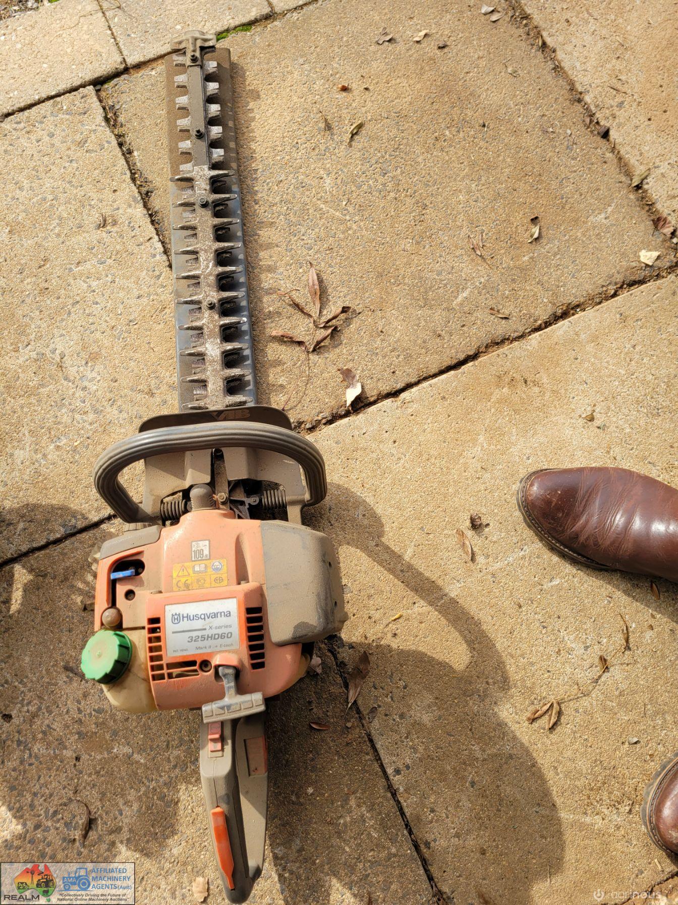 Husqvarna 325 HD-60 Petrol Hedge Trimmer
