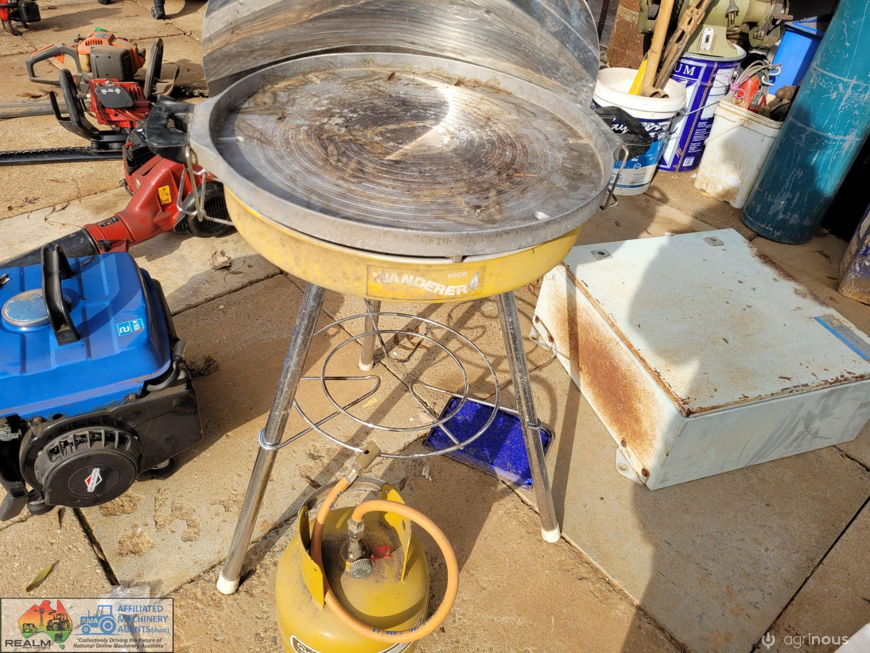 Gasmate 'Wanderer' Camping BBQ, with Gas Bottle - photo 6