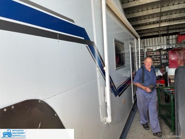 Custom Built like NEW - Horse Trailer / Toy Hauler / Camper - photo 3